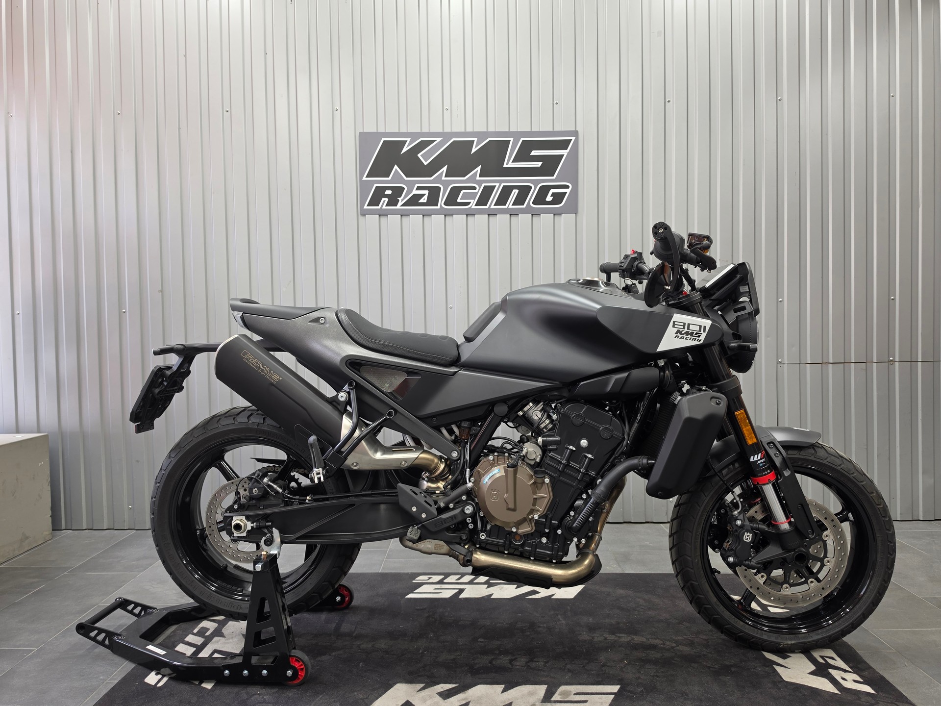 HUSQVARNA SVARTPILEN 801-image-0