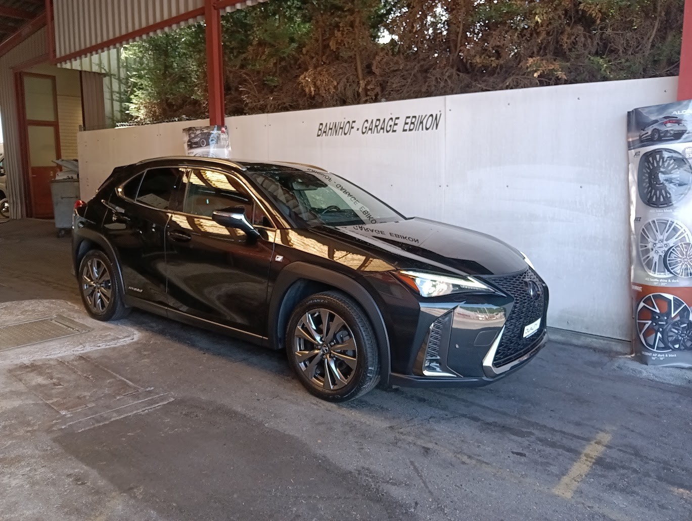 LEXUS UX 250h Launch Edition F Sport AWD Automatic