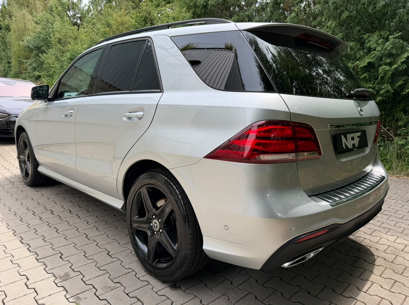 MERCEDES-BENZ GLE 350 d Executive 4Matic 9G-Tronic AMG-Line-showroom-element-2