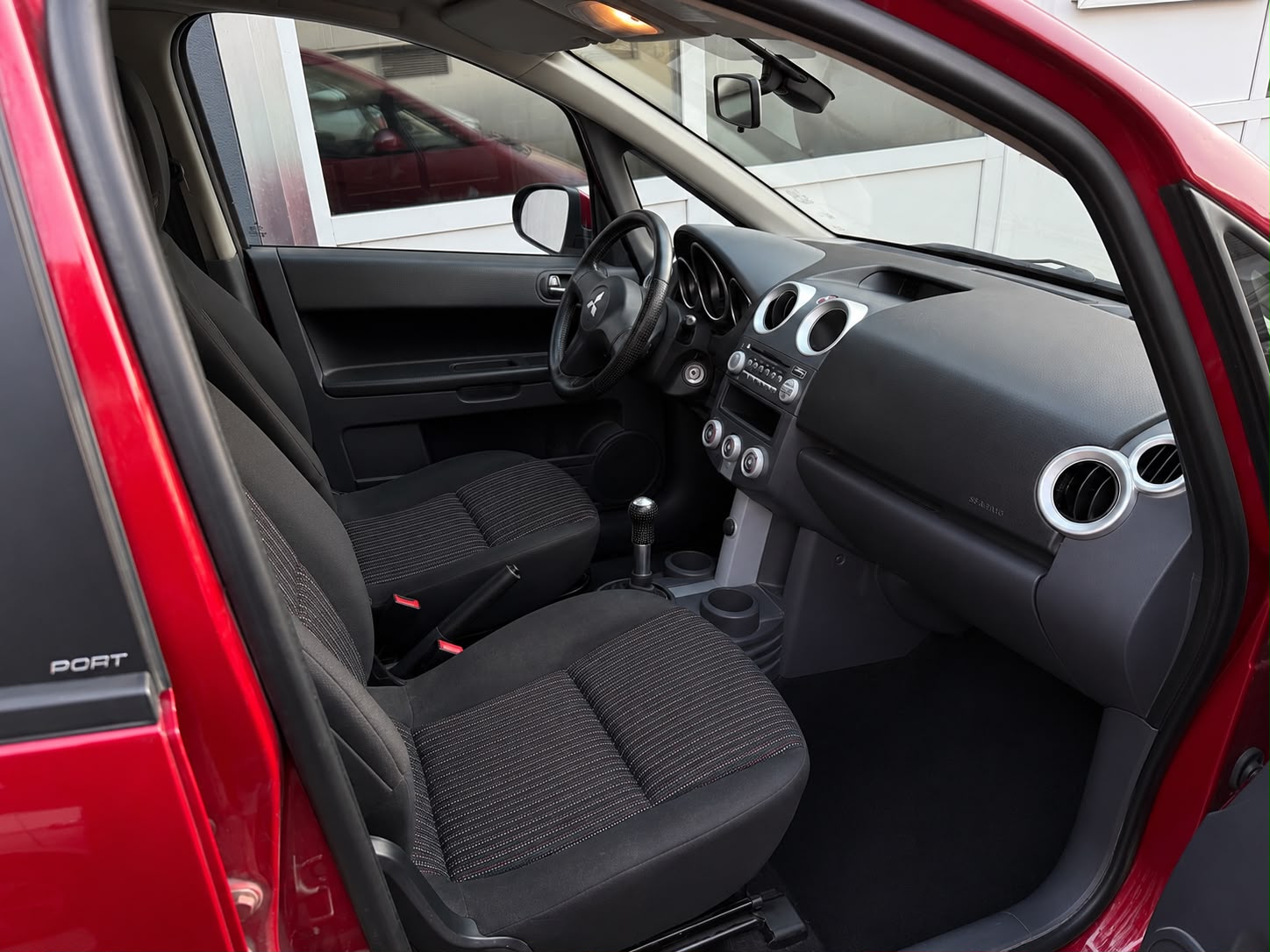 MITSUBISHI Colt 1.3 16V Sport motion-image-12