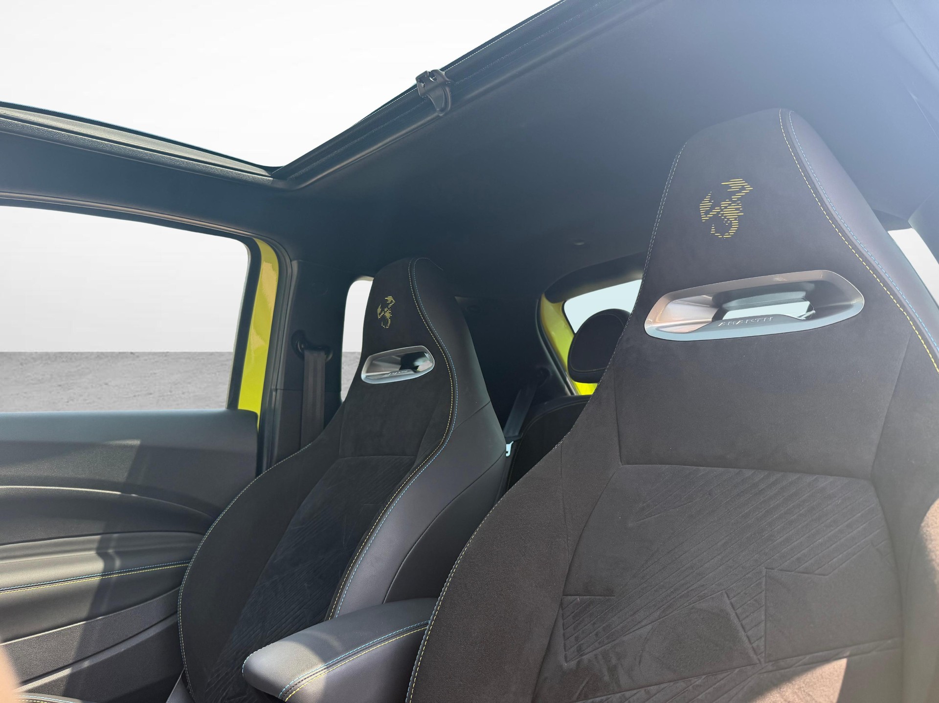 FIAT 500 Abarth Scorpionissima-showroom-element-2
