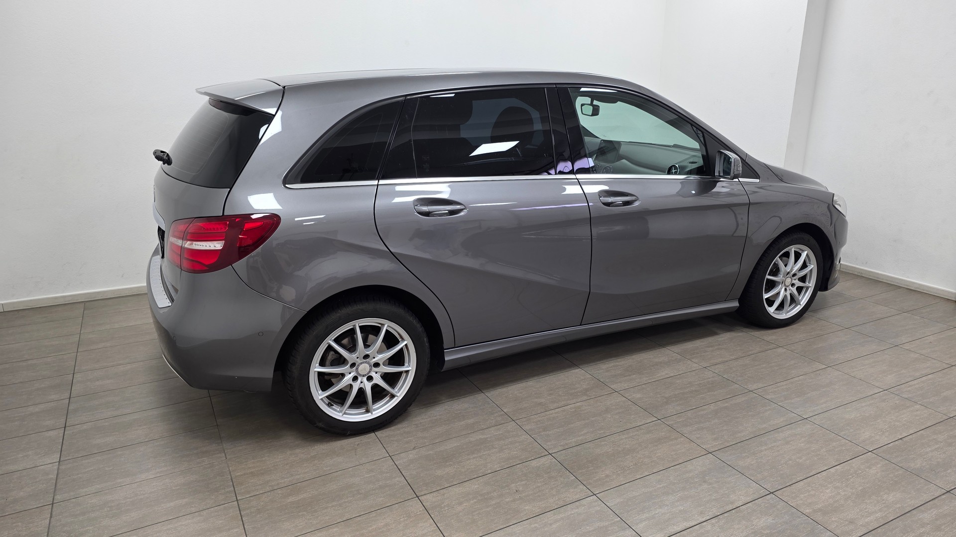 MERCEDES-BENZ B 180 CDI Urban-image-3