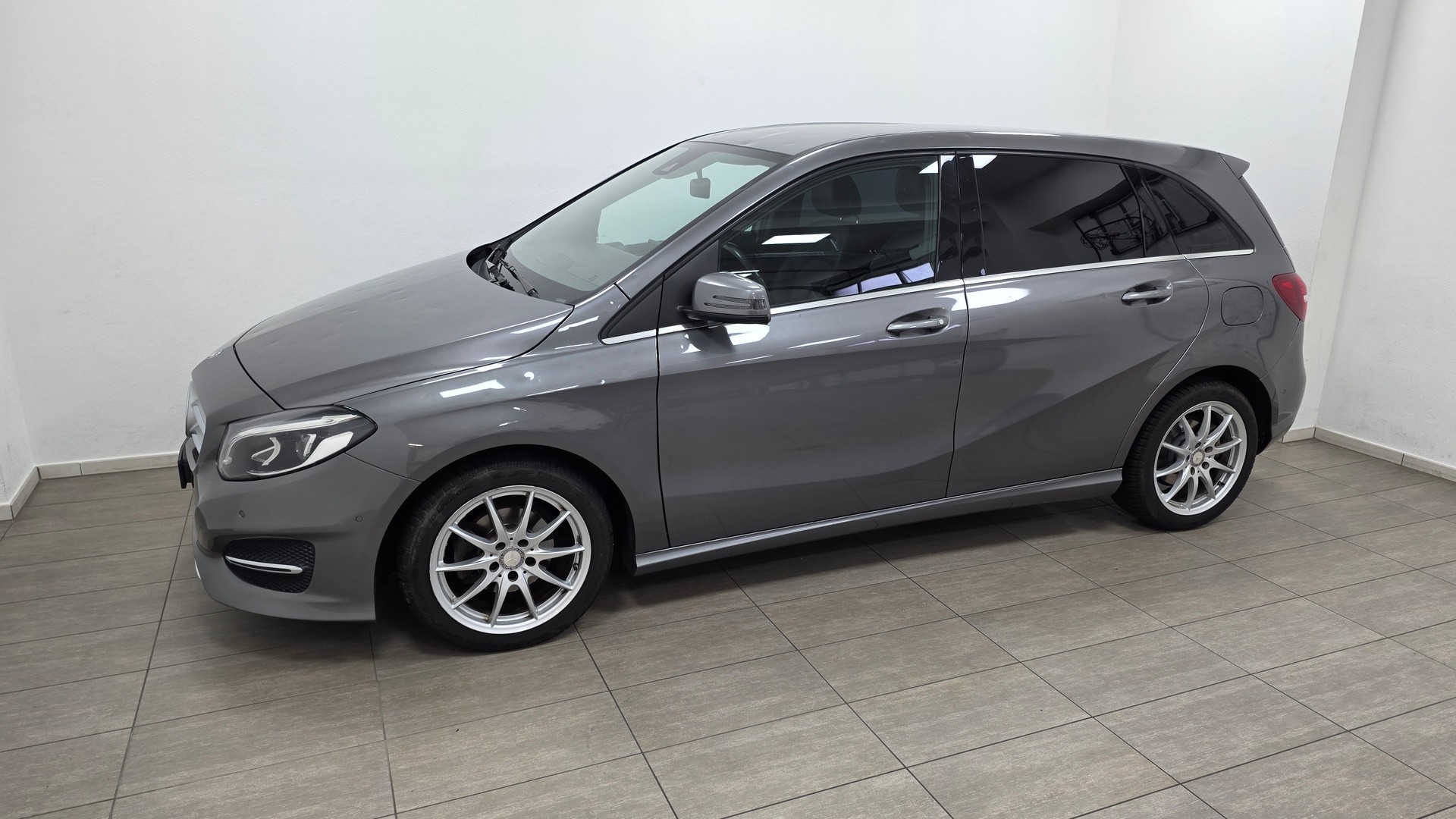 MERCEDES-BENZ B 180 CDI Urban-image-7