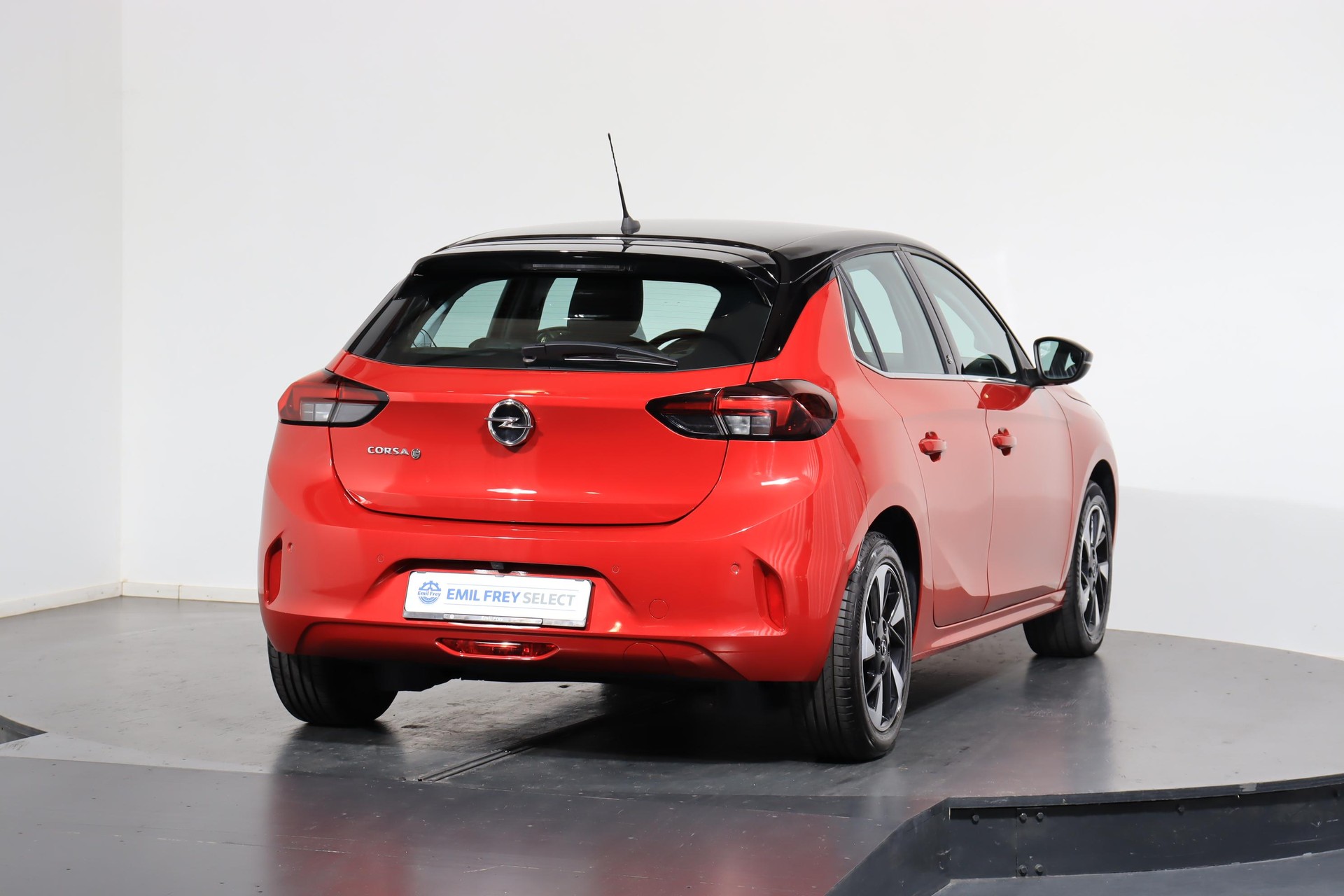 OPEL Corsa-e Elegance-showroom-element-3