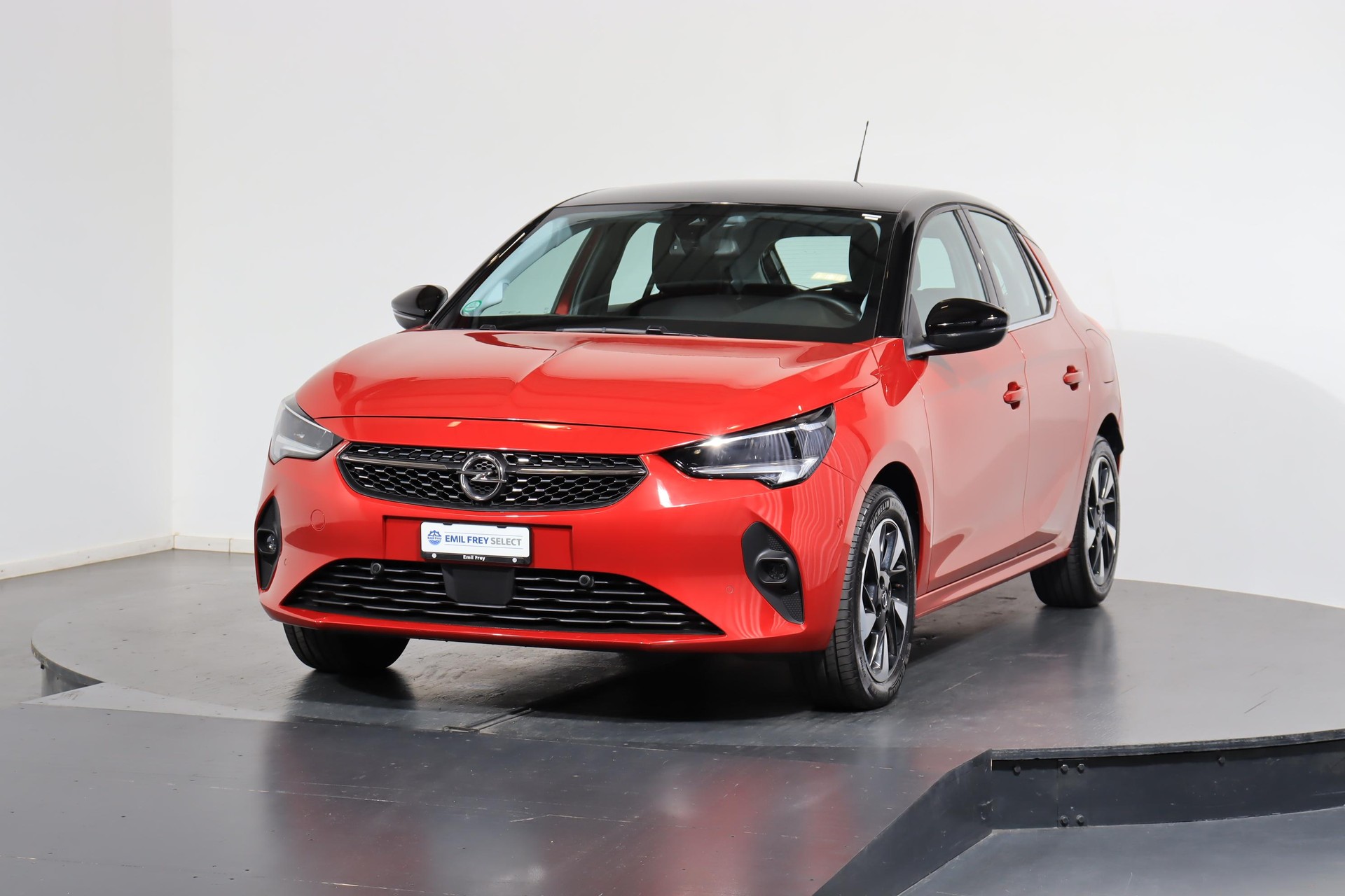 OPEL Corsa-e Elegance-showroom-element-2