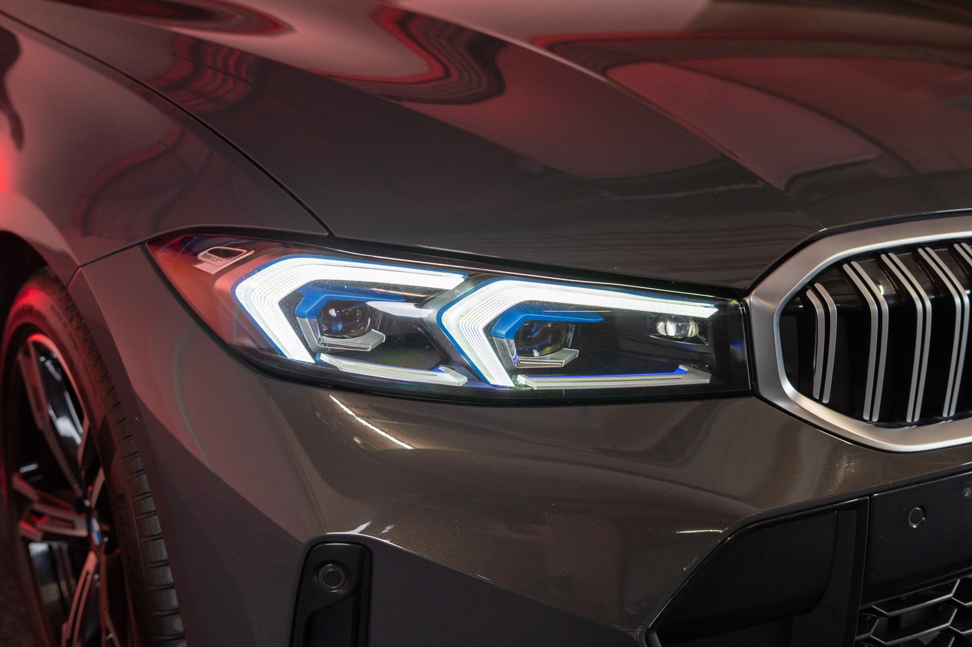 BMW 320i M Sport SAG / 360°Kamera / HeadUp / el.Heckklappe-image-29