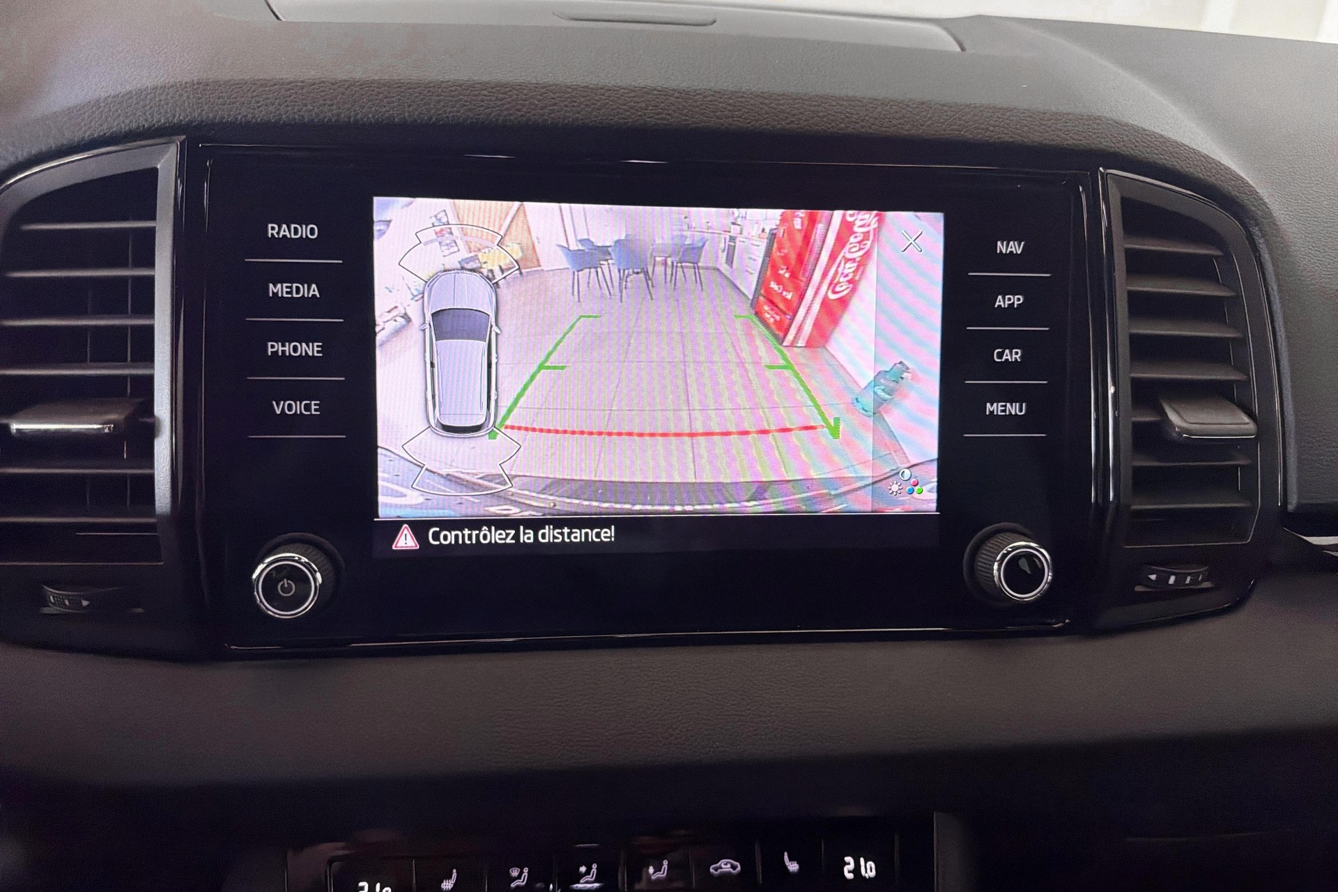 SKODA Karoq 2.0 TSI SportLine 4x4 DSG-image-12