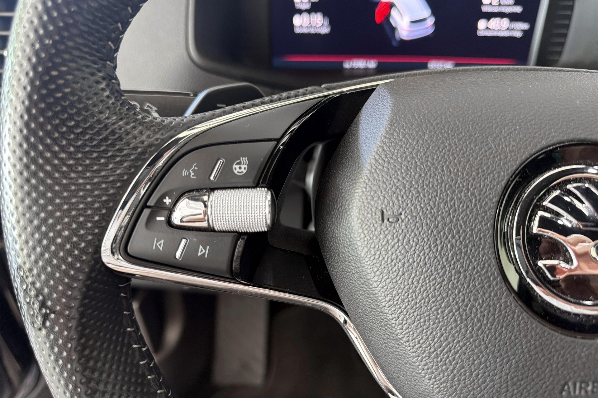 SKODA Karoq 2.0 TSI SportLine 4x4 DSG-image-26