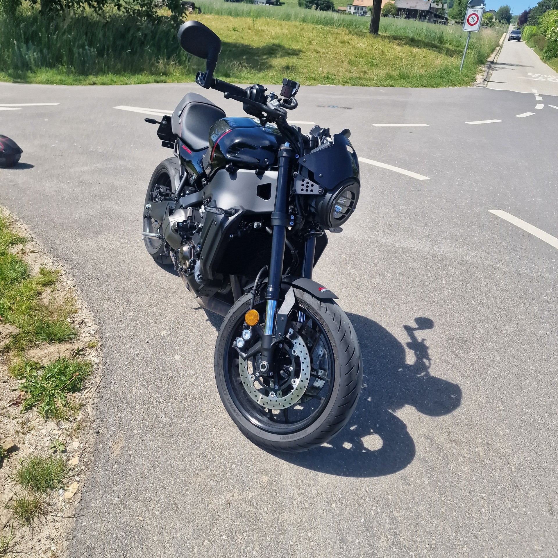 YAMAHA XSR 900-image-3
