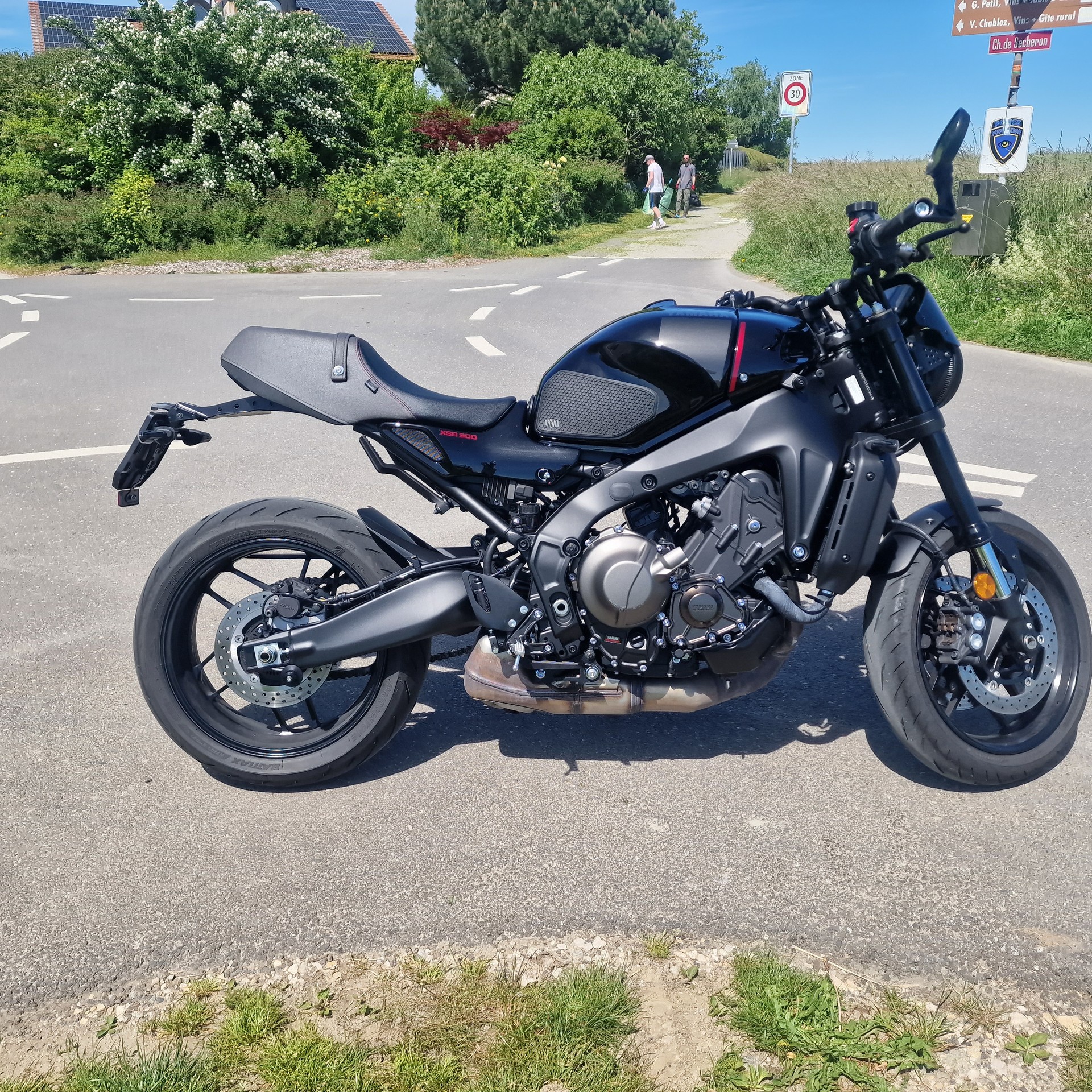 YAMAHA XSR 900-image-2