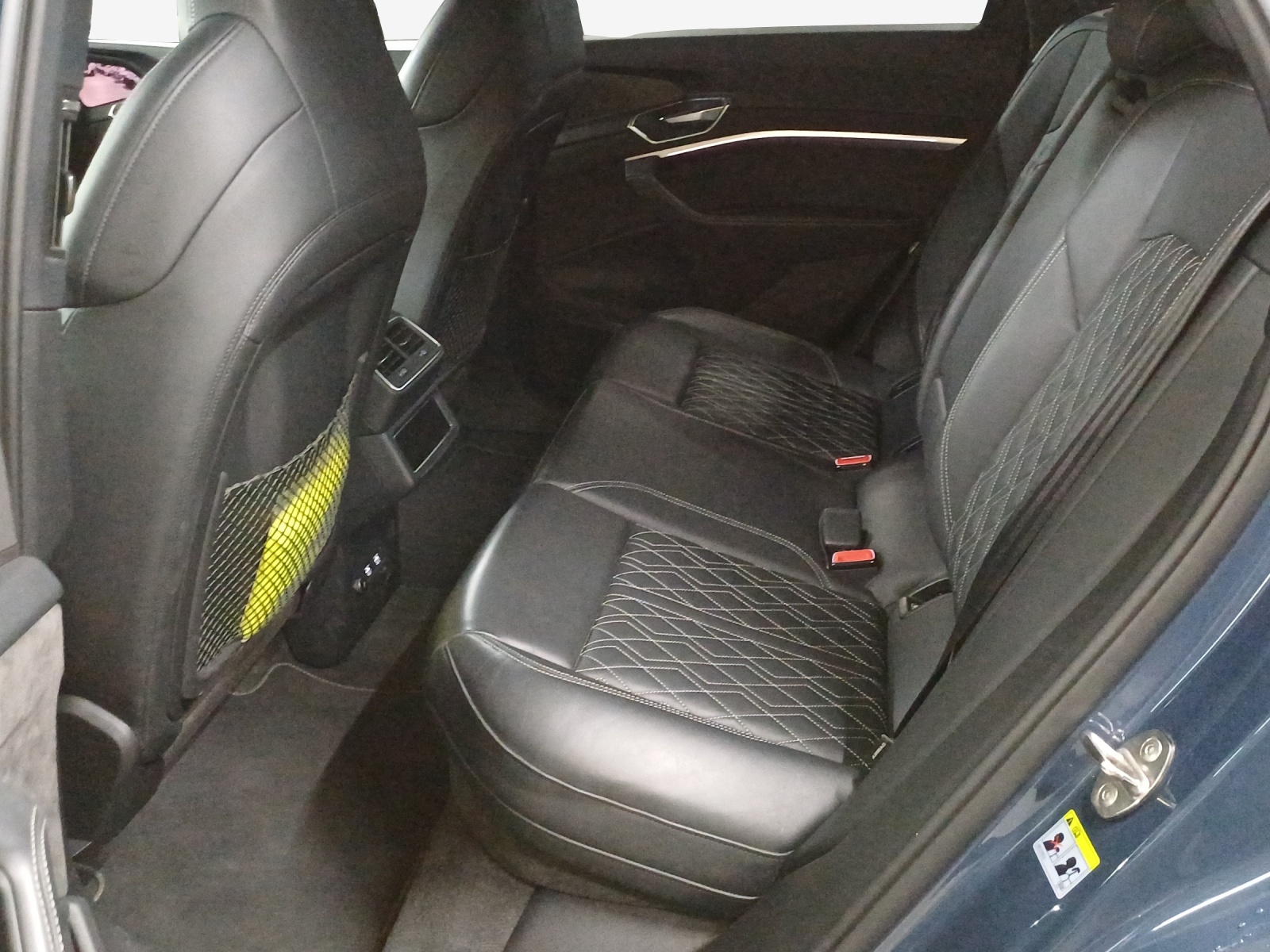 AUDI e-tron 55 Sportback S Line quattro-image-12