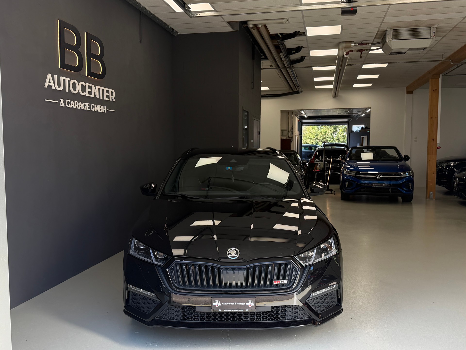SKODA Octavia Combi 2.0 TDI DSG RS 4x4 °° 2 Jahre / 143'000 KM Garantie °°-image-5