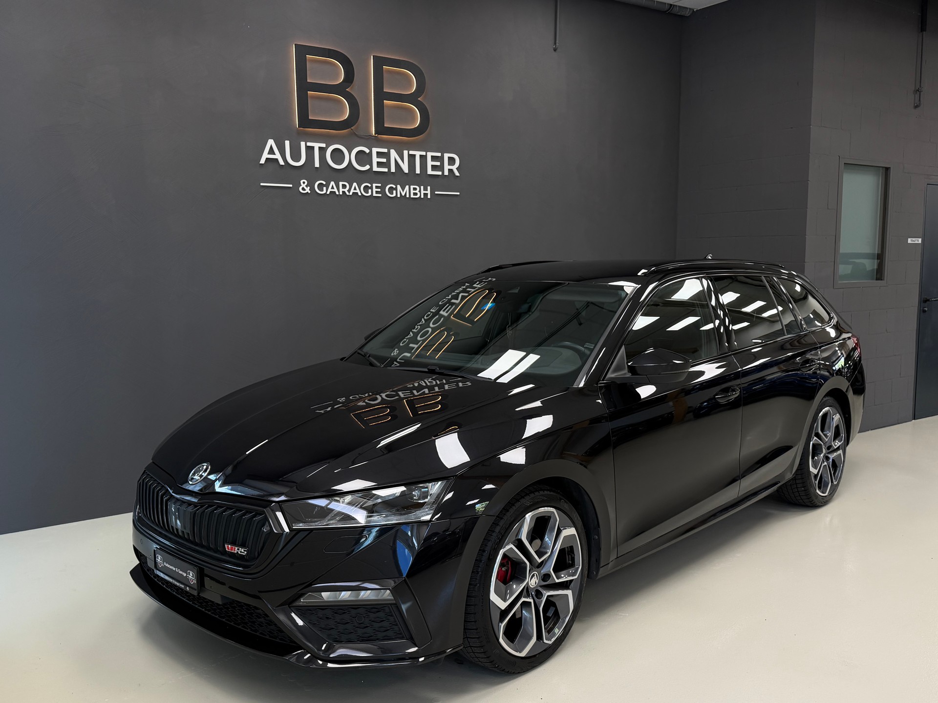 SKODA Octavia Combi 2.0 TDI DSG RS 4x4 °° 2 Jahre / 143'000 KM Garantie °°