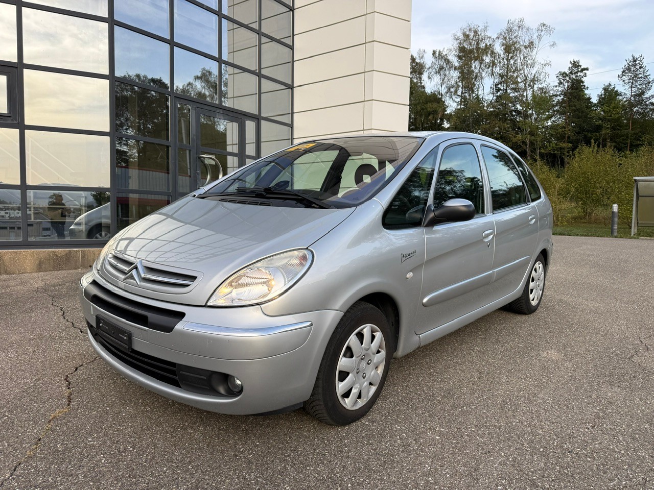 CITROEN Xsara Picasso 2.0i 16V SX Automatic-image-2
