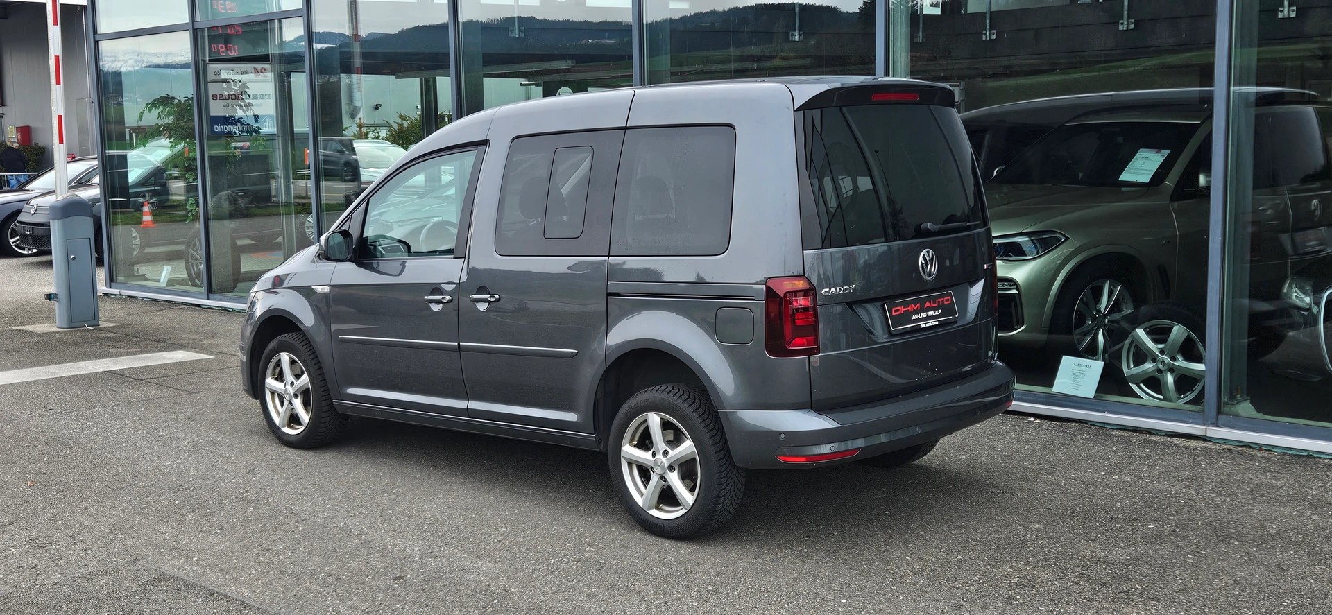 VW Caddy 2.0 TDI Trendline 4Motion DSG-image-6