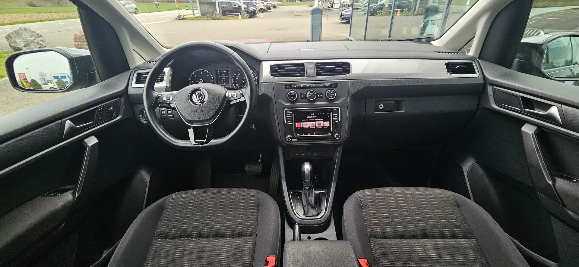 VW Caddy 2.0 TDI Trendline 4Motion DSG-image-9