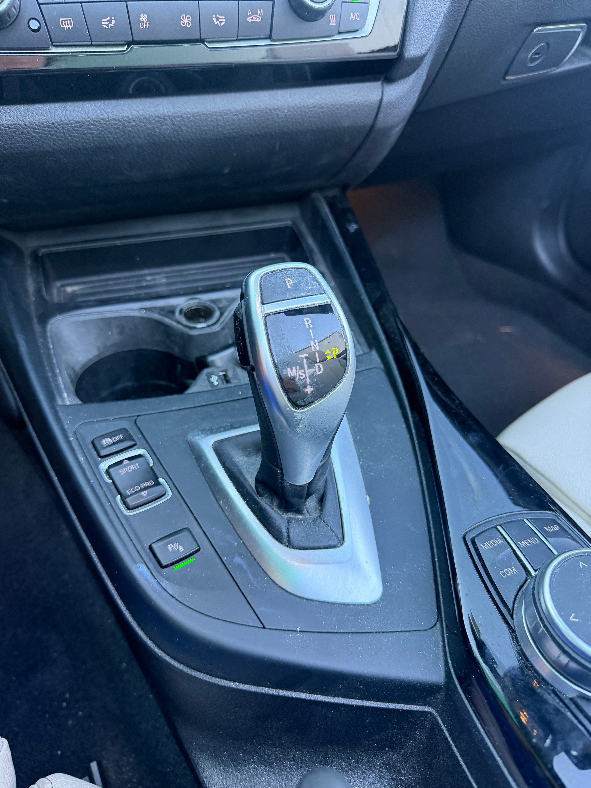 BMW M240i xDrive Steptronic-image-12
