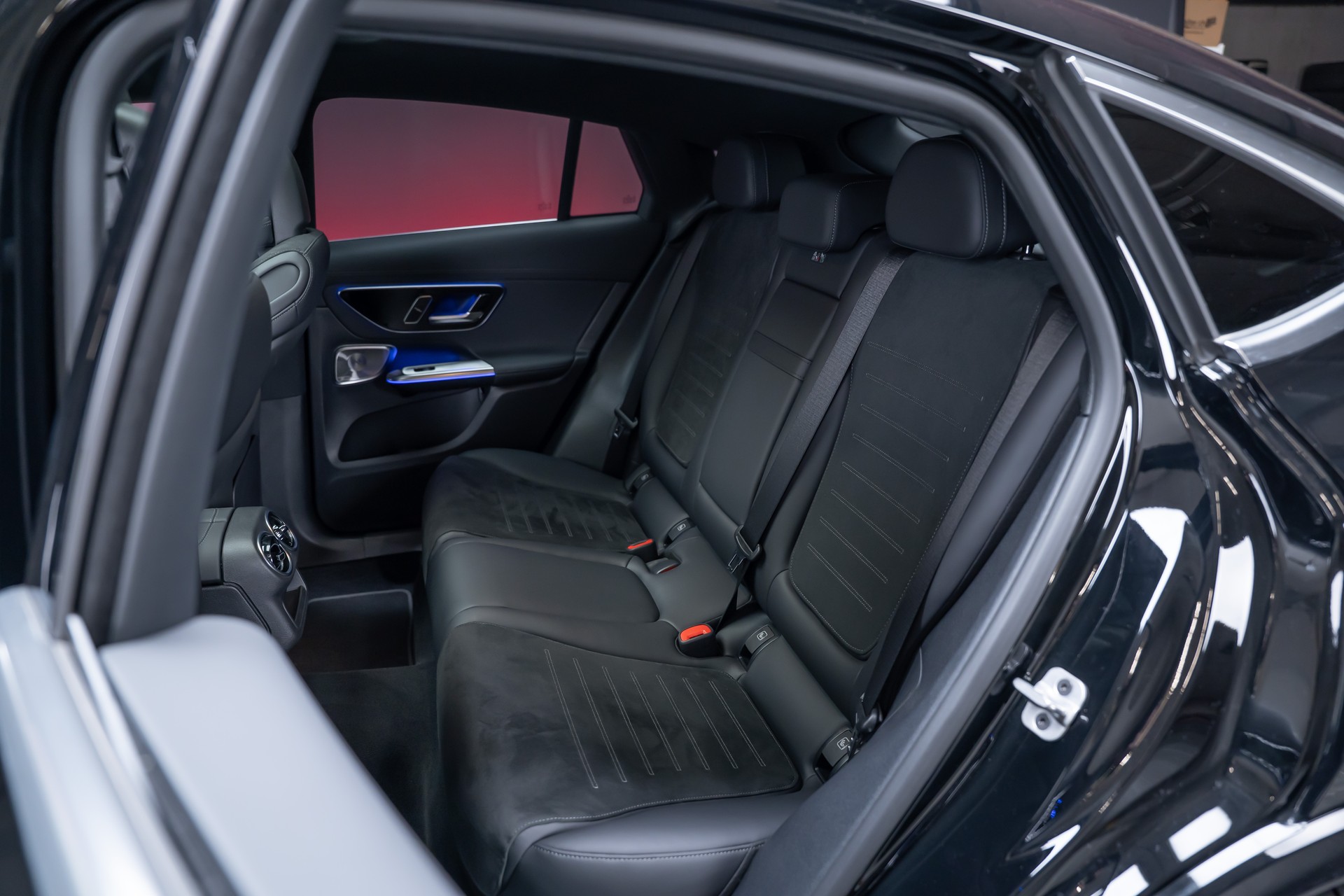MERCEDES-BENZ GLC 300 AMG Line 4matic Coupé / Panorama-Glasdach / Burmester / 360°Kamera-image-24