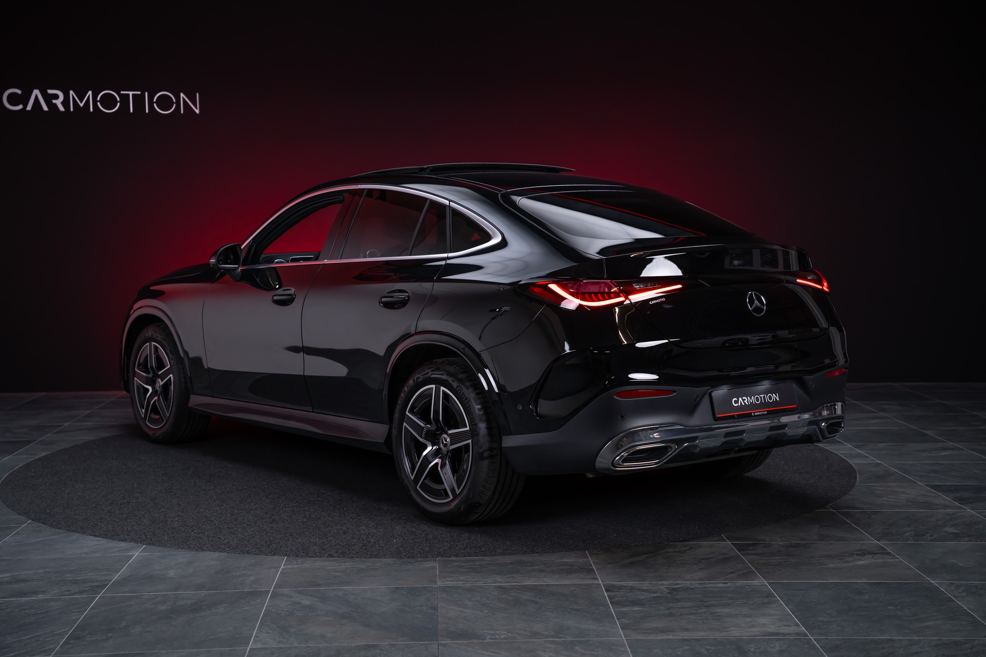 MERCEDES-BENZ GLC 300 AMG Line 4matic Coupé / Panorama-Glasdach / Burmester / 360°Kamera-image-11