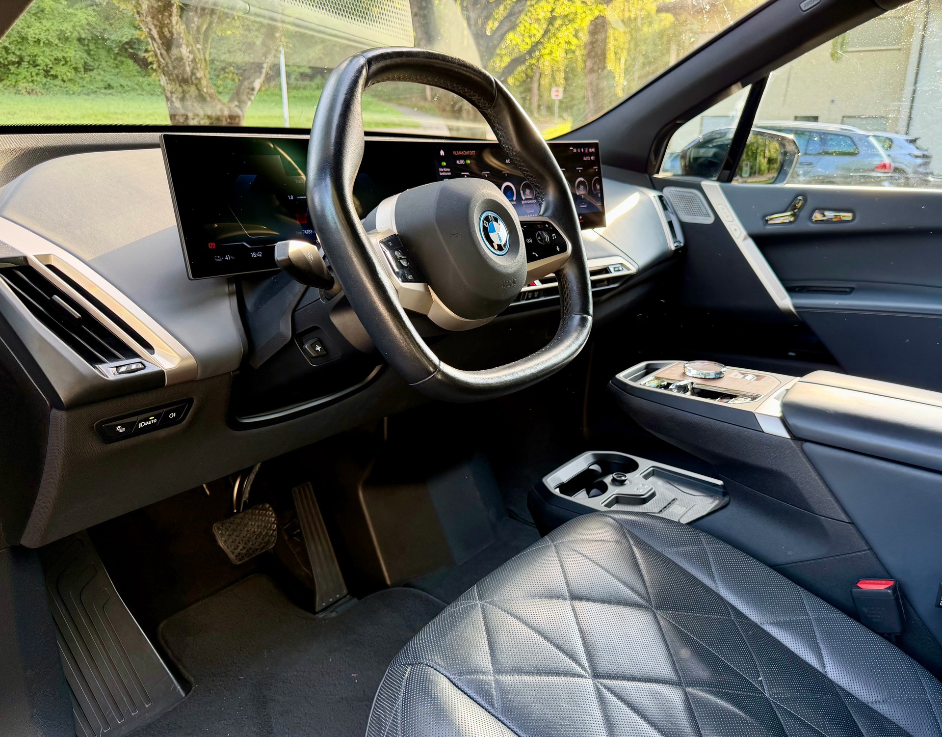 BMW iX M60-image-4