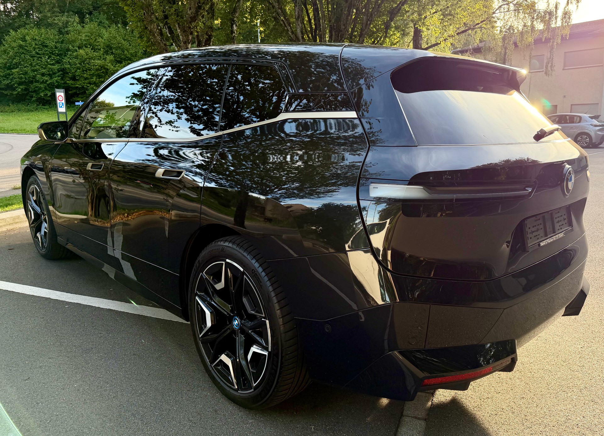 BMW iX M60-image-9