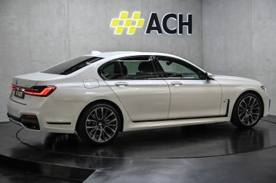 BMW 745Le xDrive-image-11