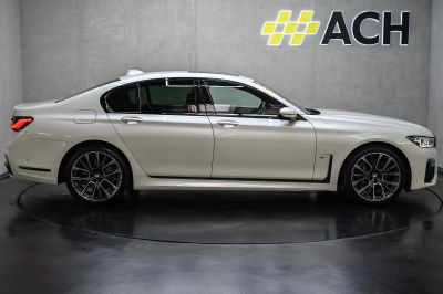 BMW 745Le xDrive-image-10