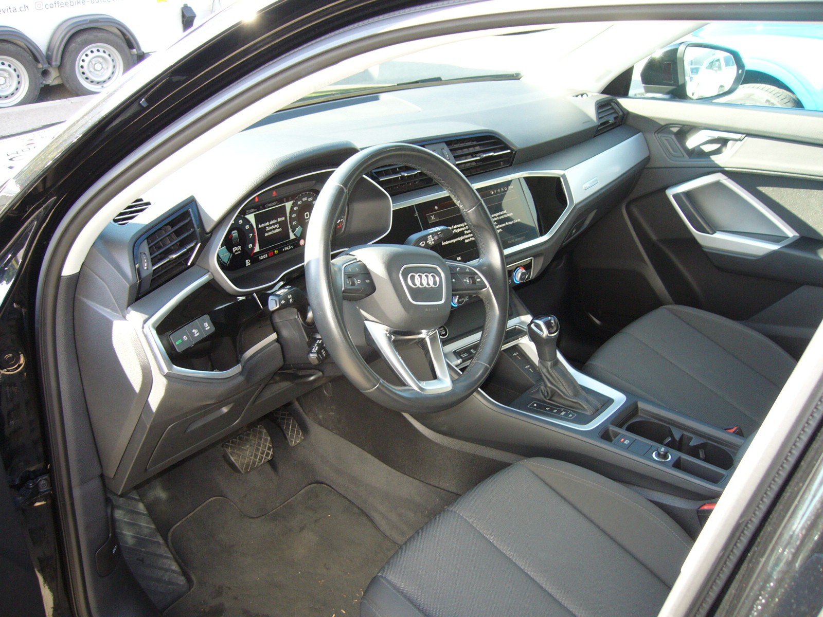AUDI Q3 Sportback 35 TFSI S line Attraction S-tronic Mild Hybrid-showroom-element-3
