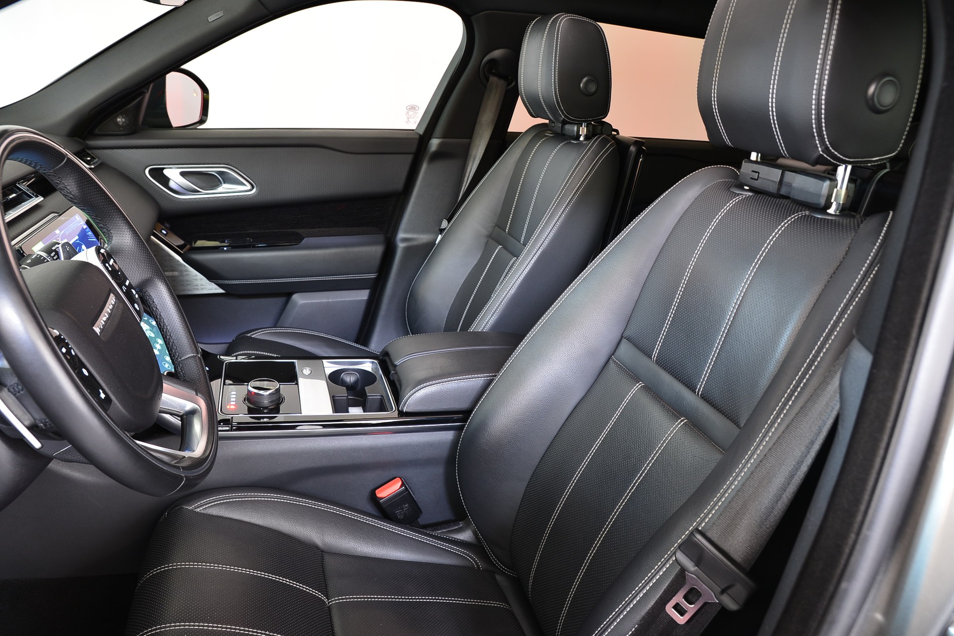 LAND ROVER Range Rover Velar R-Dynamic P 300 SE Automatic-image-11