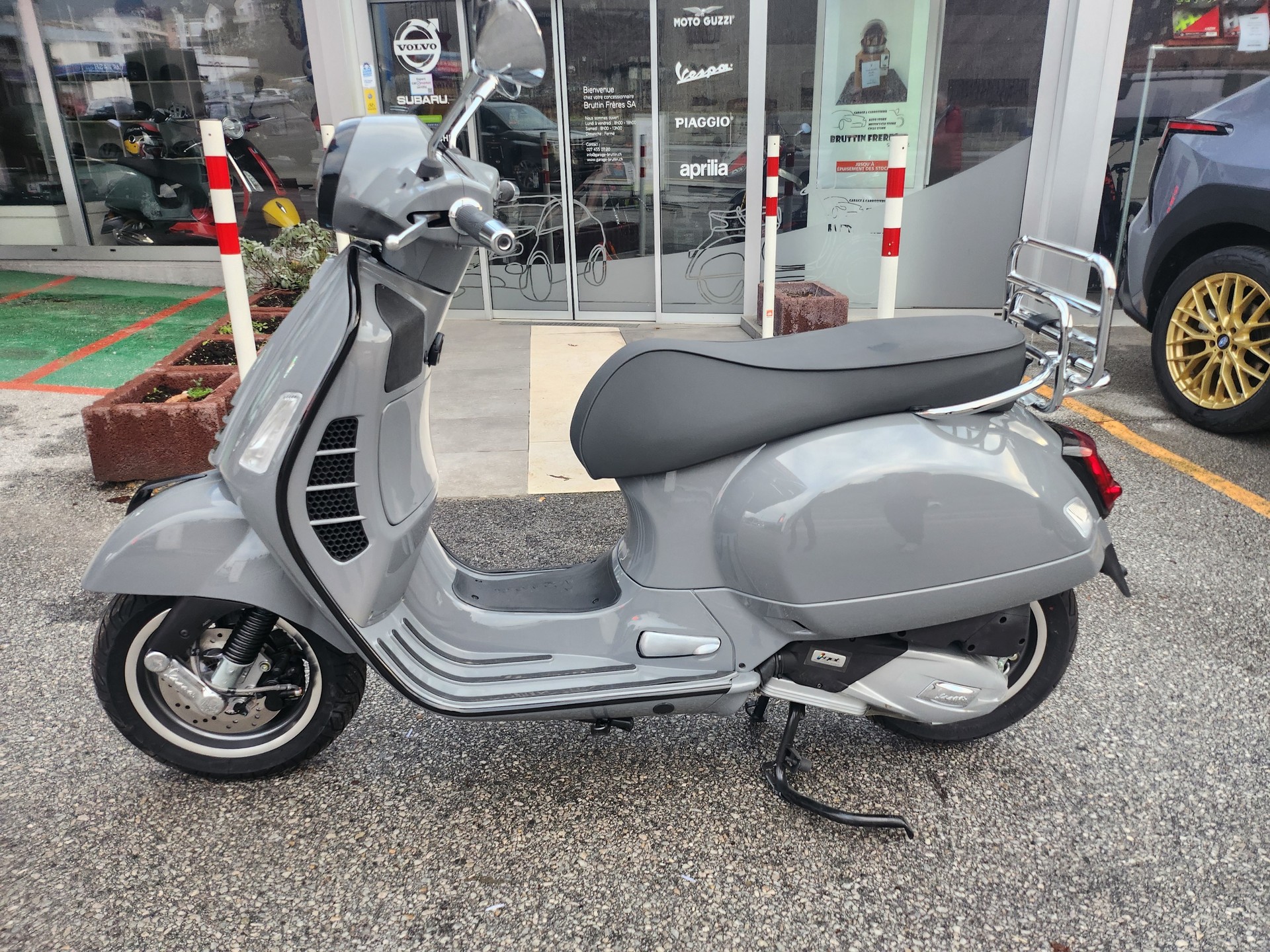 PIAGGIO Vespa GTS 125 75th Anniversary ABS-image-2