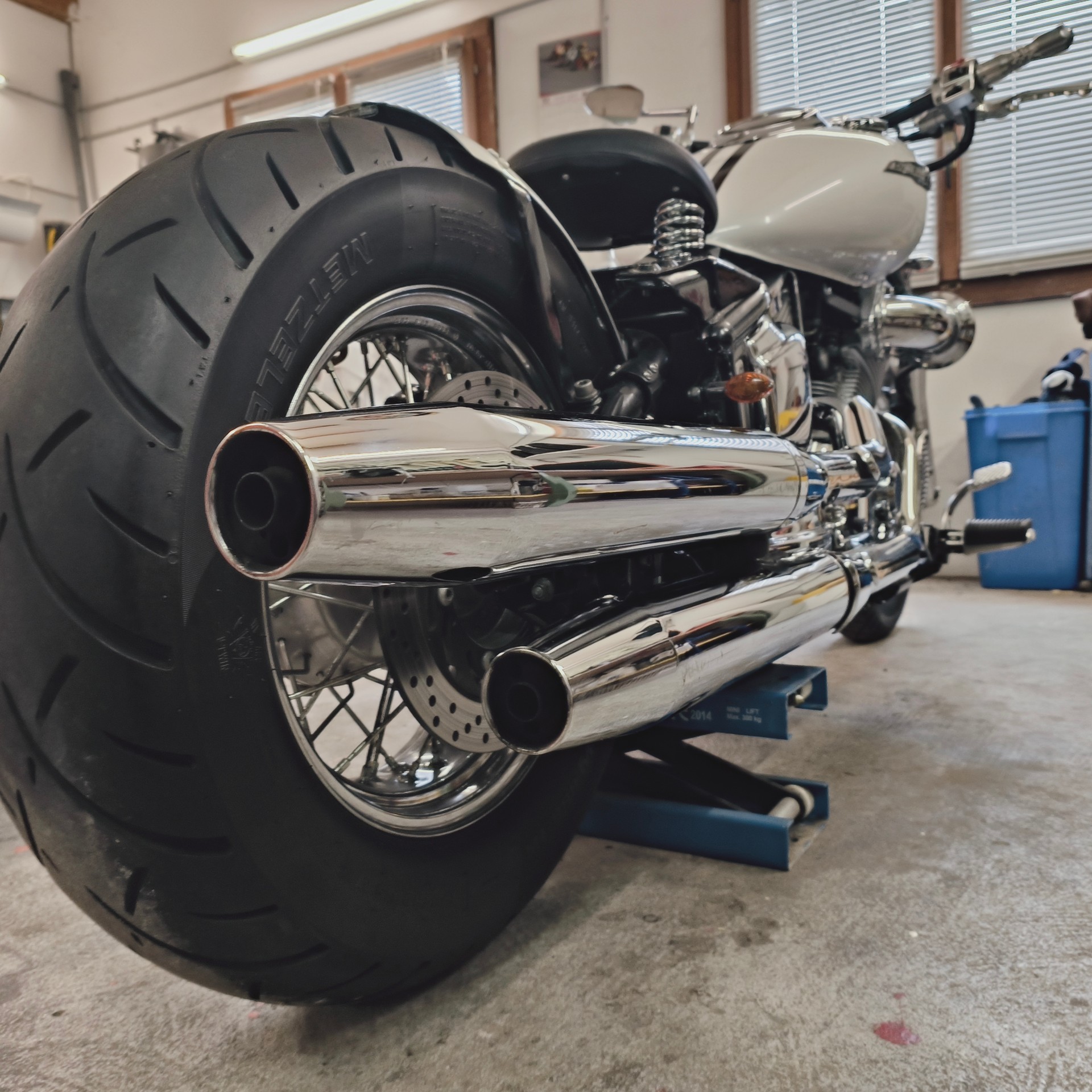 YAMAHA XVS 1100 Drag Star-image-10