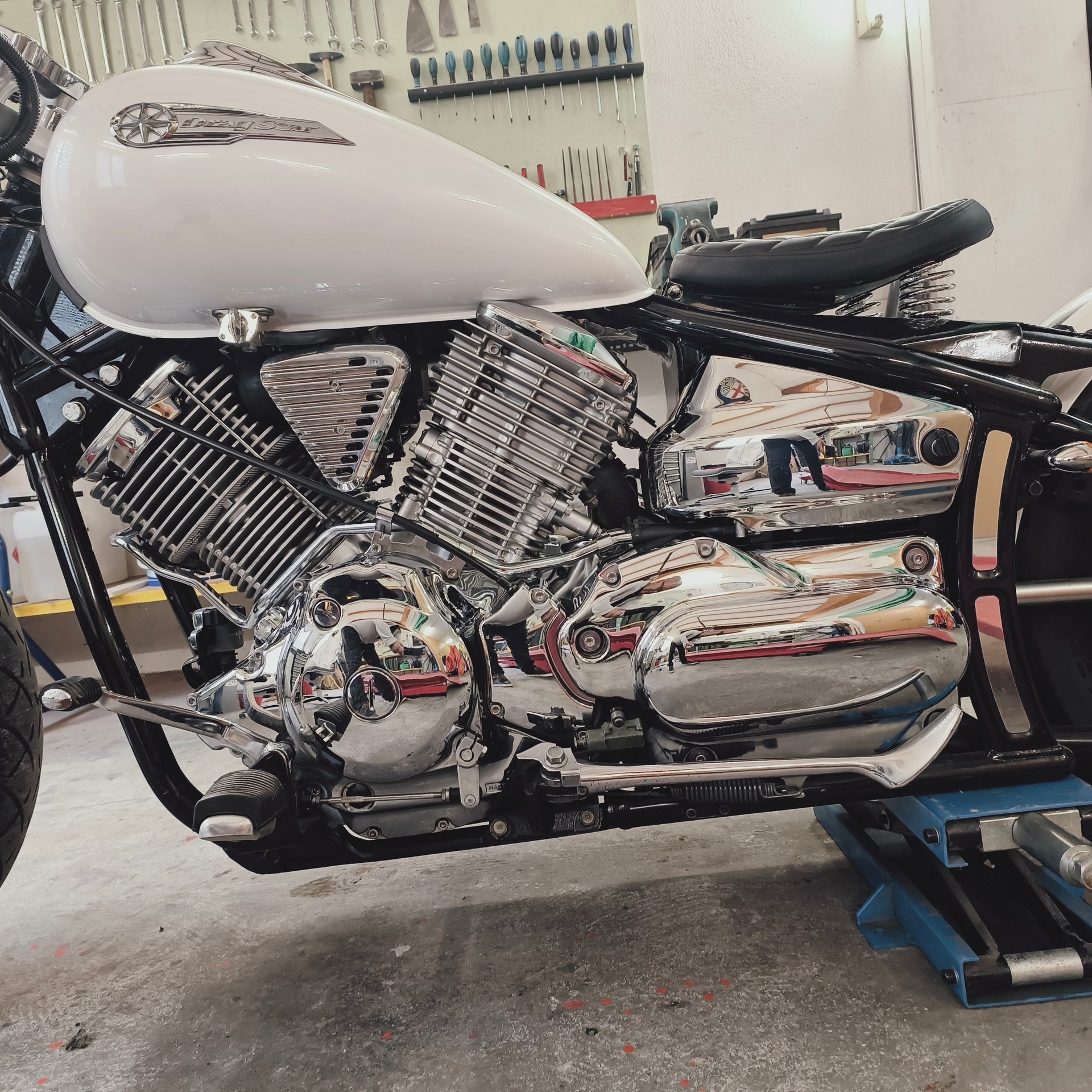 YAMAHA XVS 1100 Drag Star-image-9