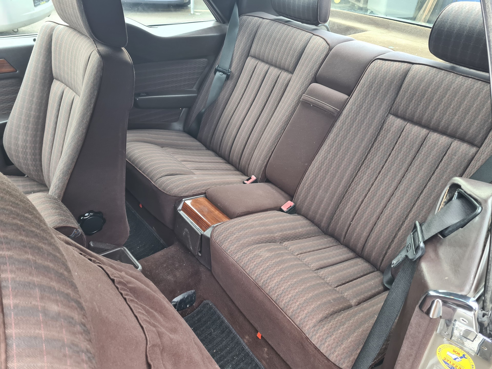 MERCEDES-BENZ 230 CE-image-8
