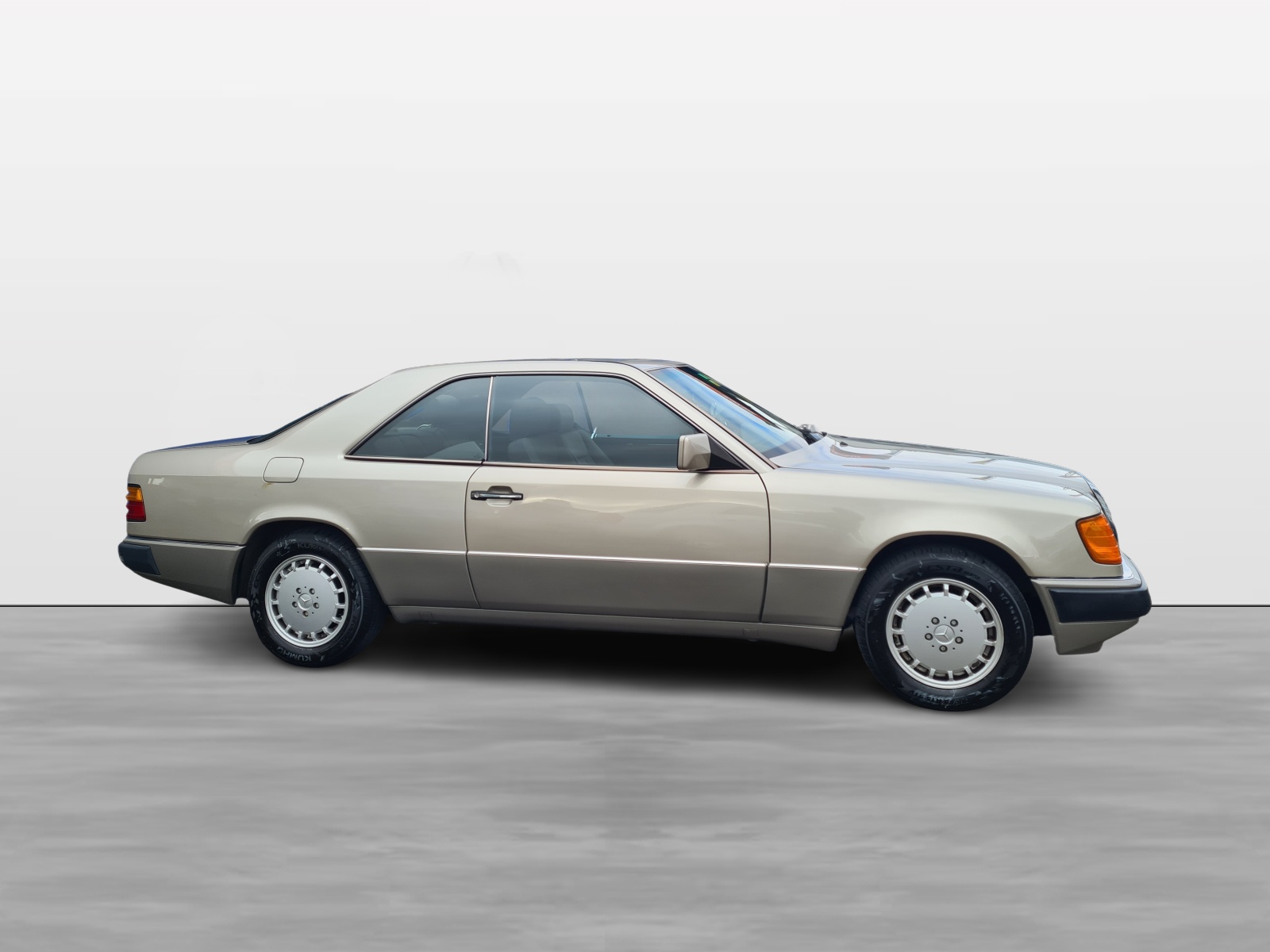 MERCEDES-BENZ 230 CE-showroom-element-1
