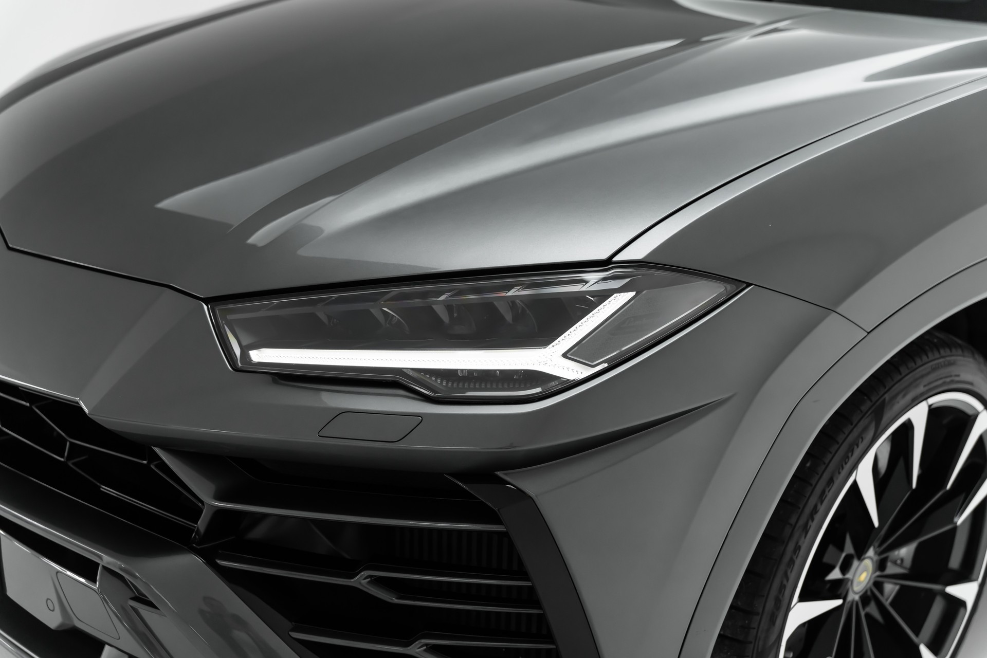 LAMBORGHINI Urus E-Gear-image-16