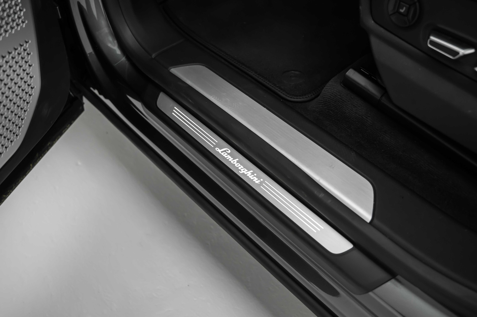 LAMBORGHINI Urus E-Gear-image-21