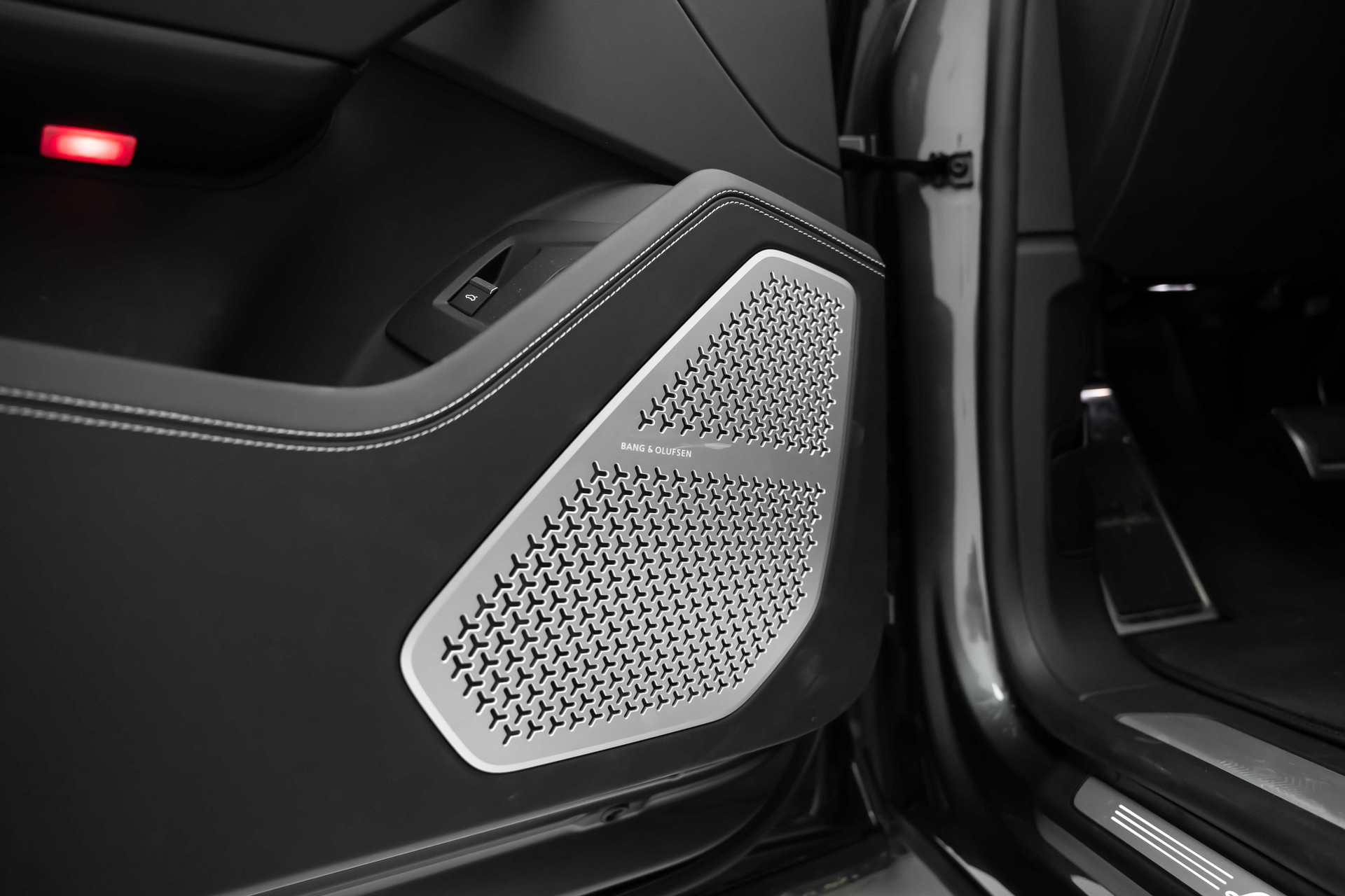 LAMBORGHINI Urus E-Gear-image-19