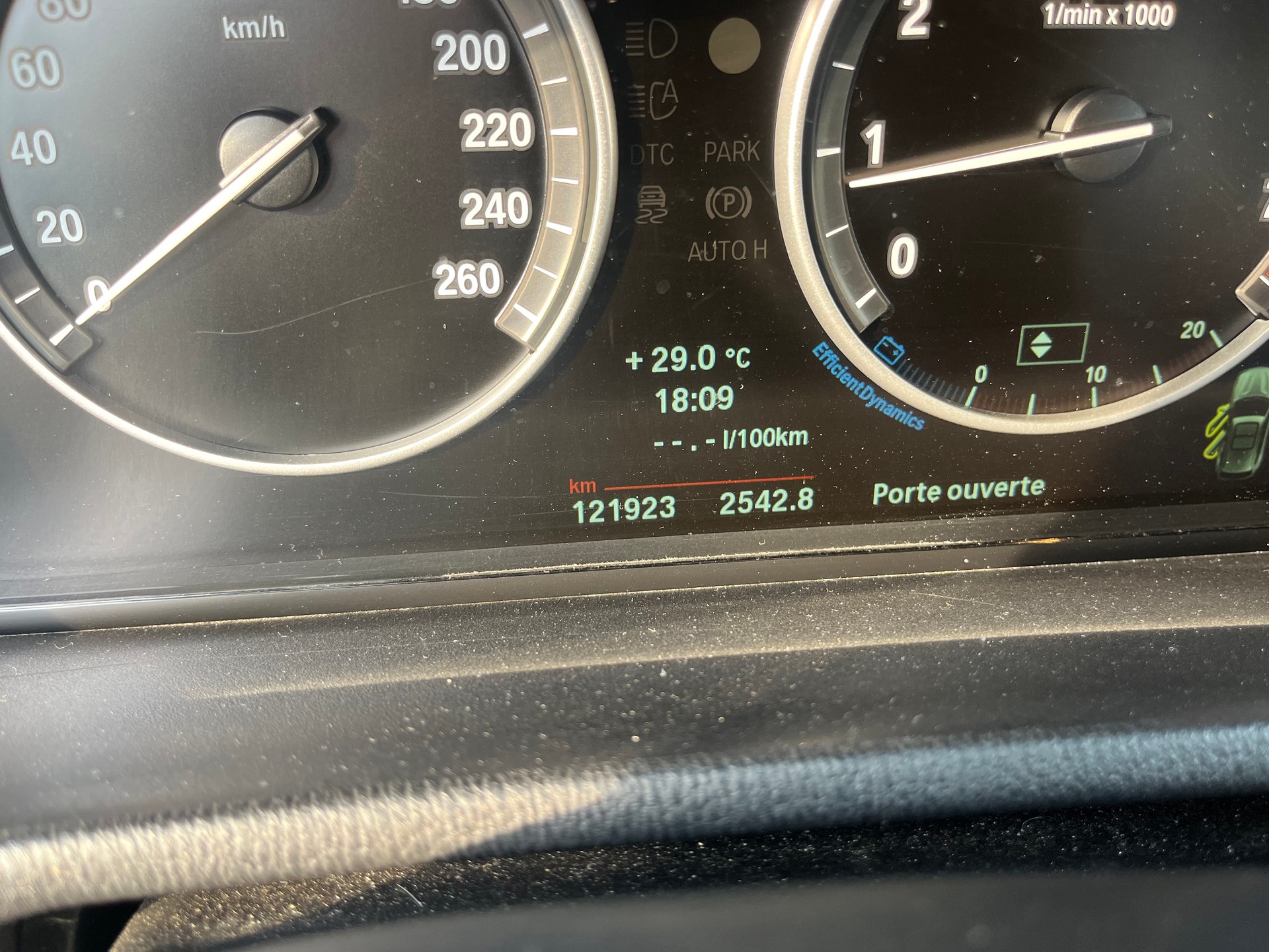 BMW X3 xDrive 20i-image-10