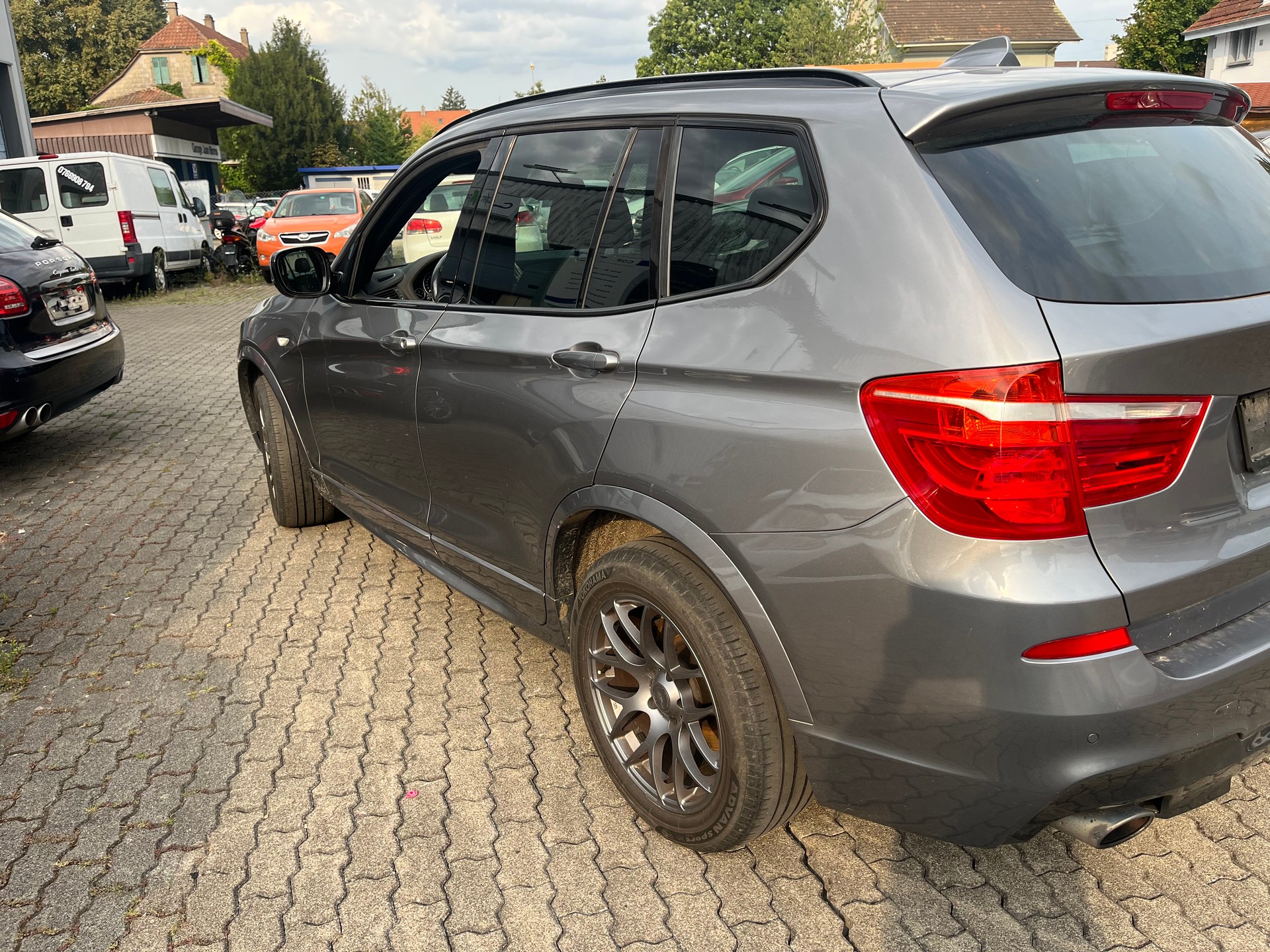 BMW X3 xDrive 20i-image-5
