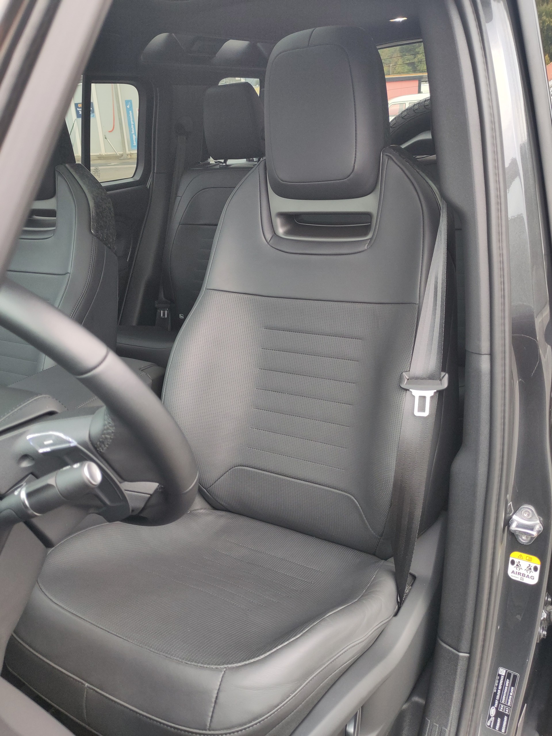 LAND ROVER Defender 110 635 V8 4.4 Octa Edition One AT8-image-5