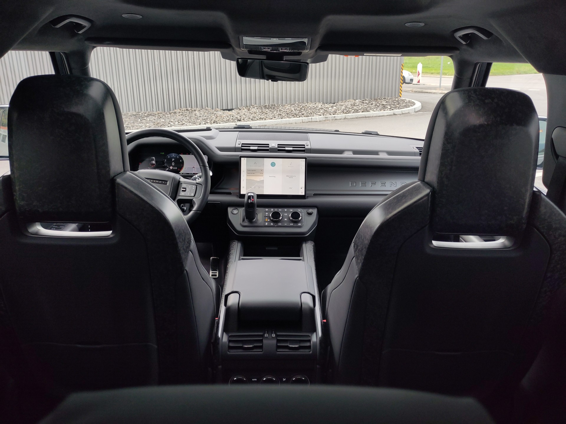 LAND ROVER Defender 110 635 V8 4.4 Octa Edition One AT8-image-15