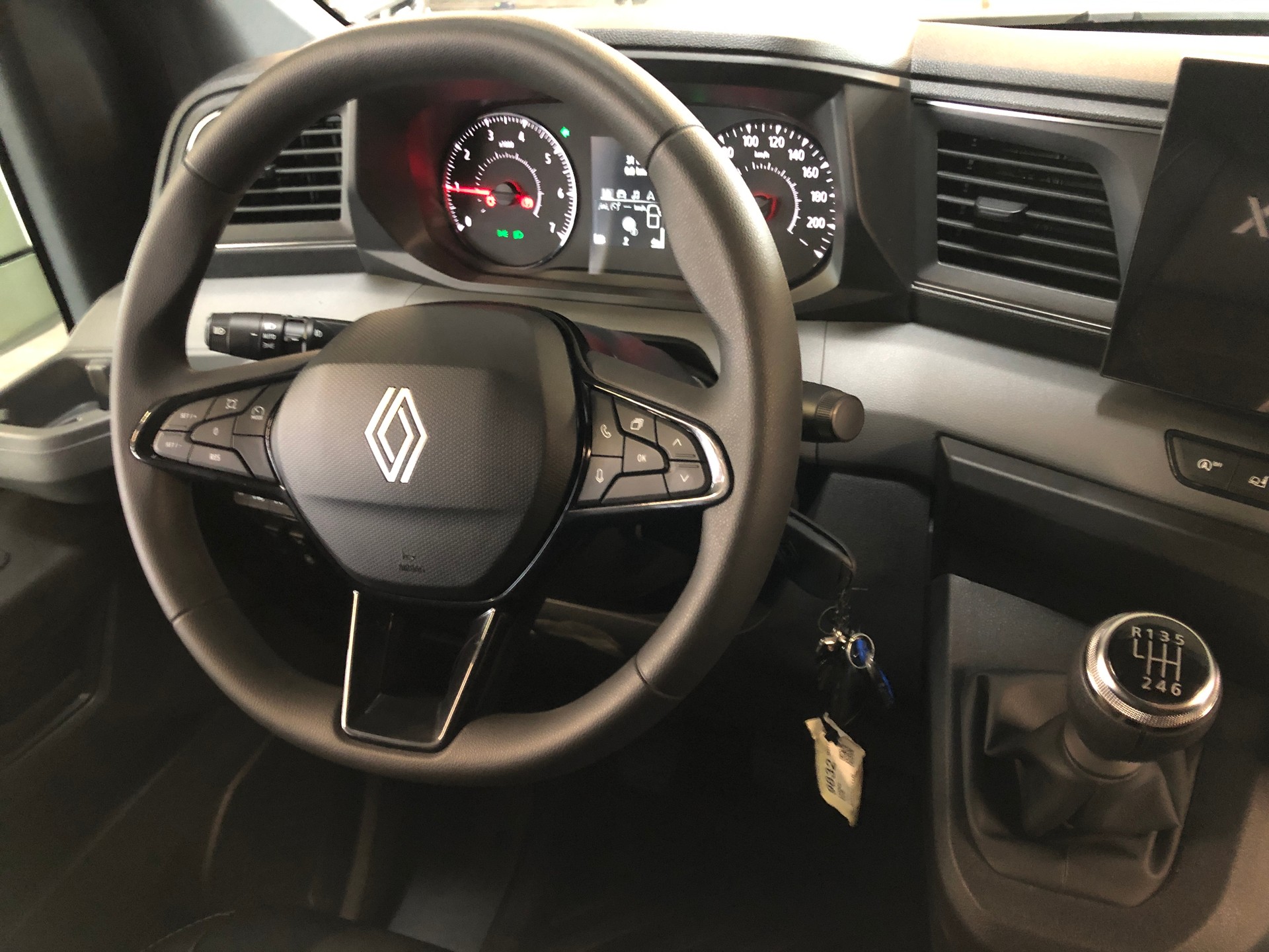 RENAULT STX NEW MODEL 2025 HARAS Pferdetransporter-image-19