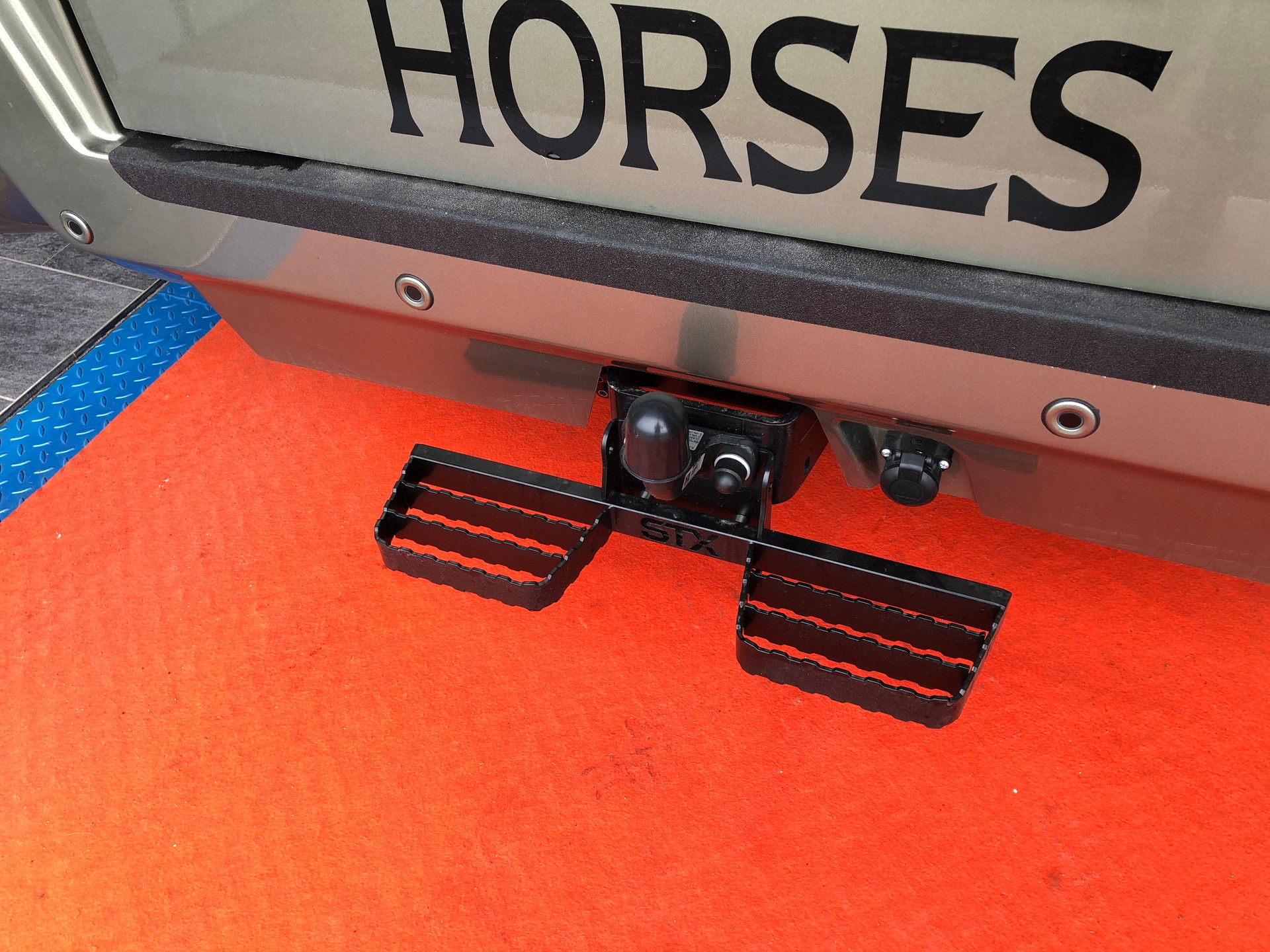RENAULT STX NEW MODEL 2025 HARAS Pferdetransporter-image-24