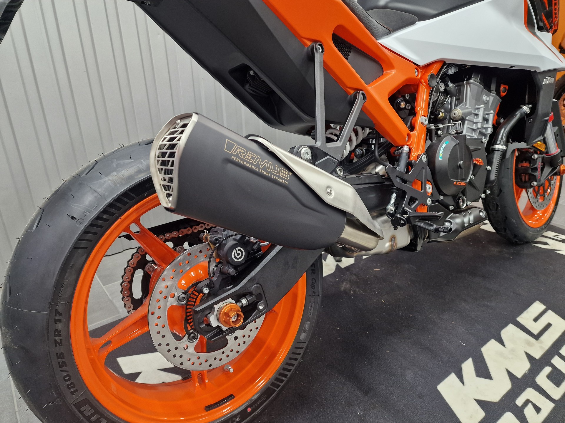 KTM 990 Duke R-image-6