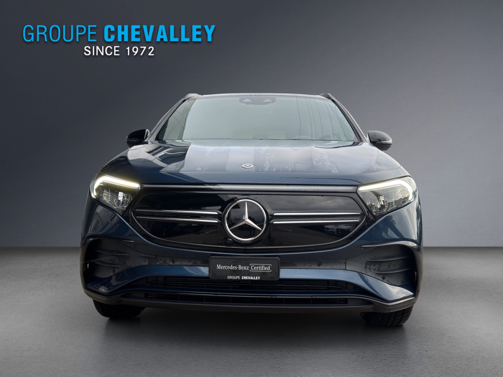 MERCEDES-BENZ EQA 300 AMG Line 4Matic-showroom-element-1