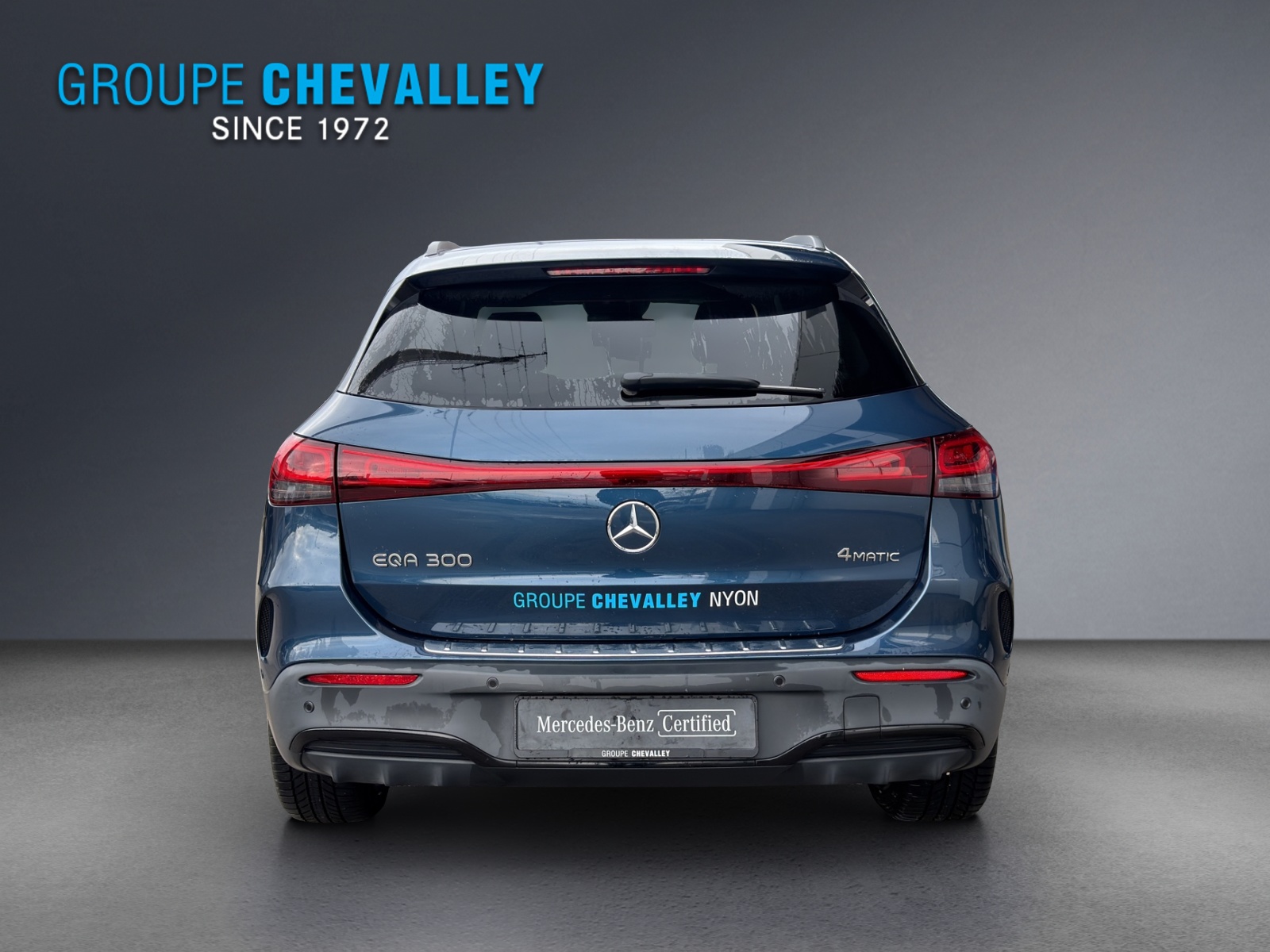MERCEDES-BENZ EQA 300 AMG Line 4Matic-image-4