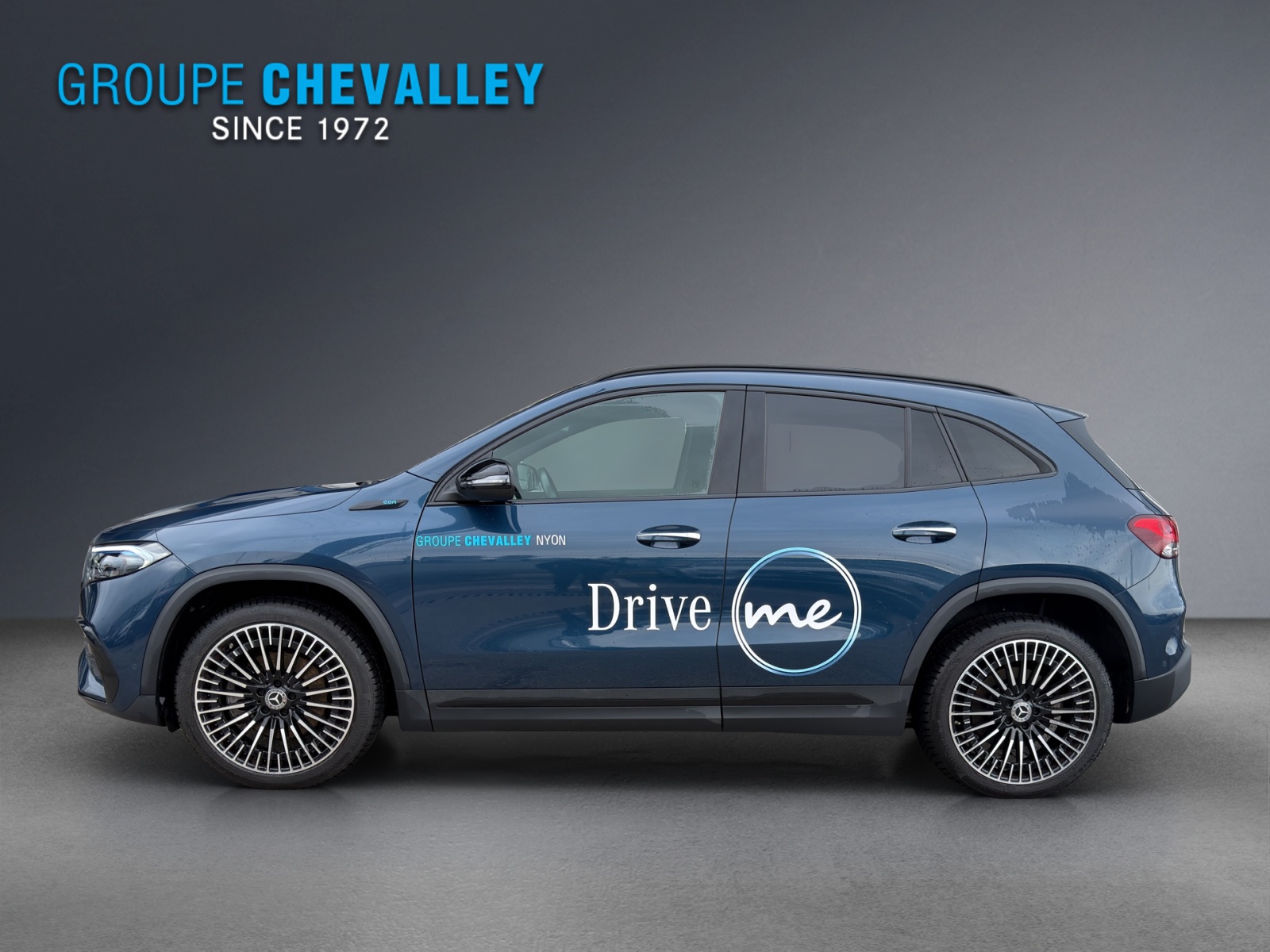 MERCEDES-BENZ EQA 300 AMG Line 4Matic-showroom-element-2