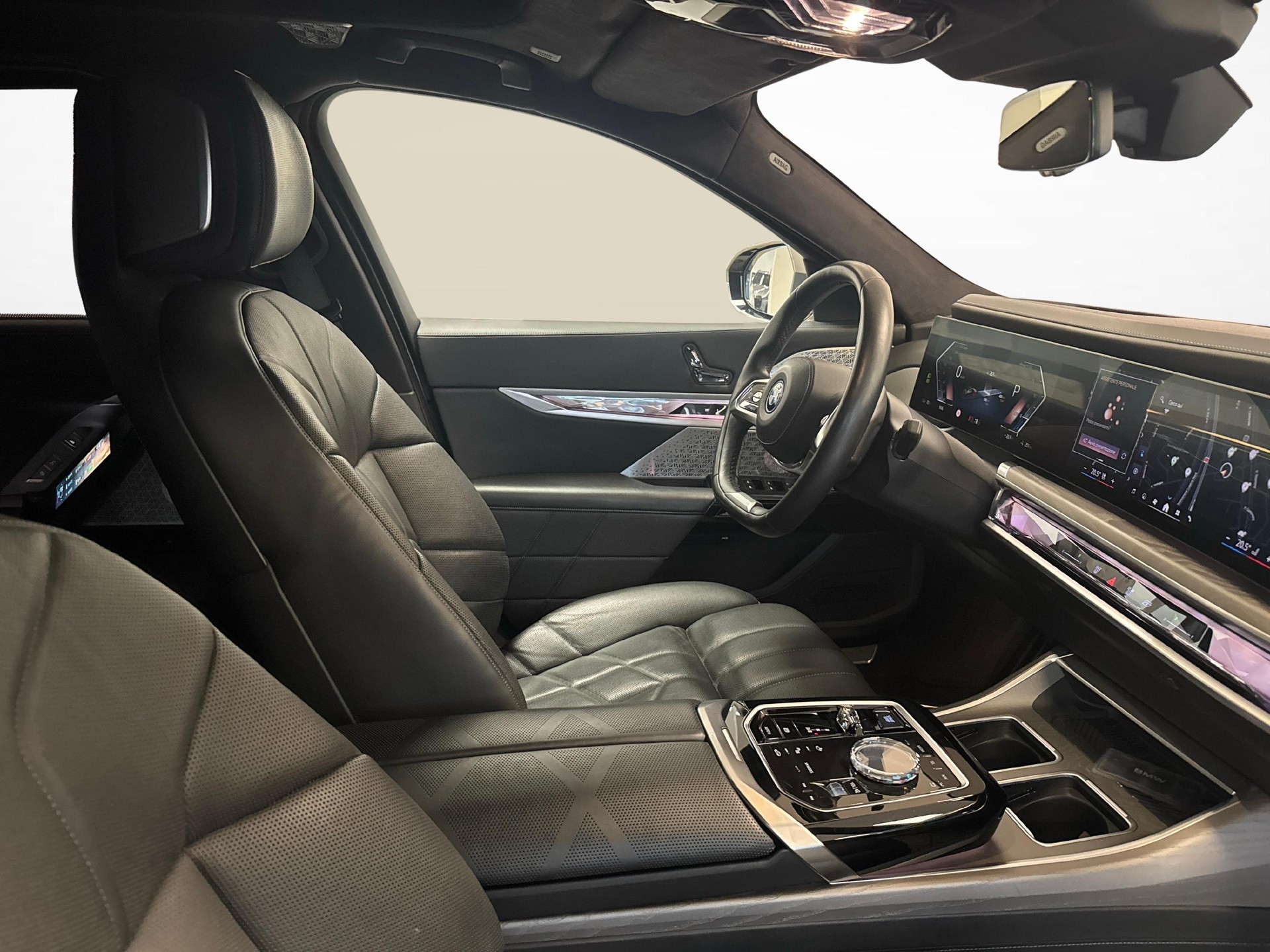 BMW i7 xDrive60-image-12
