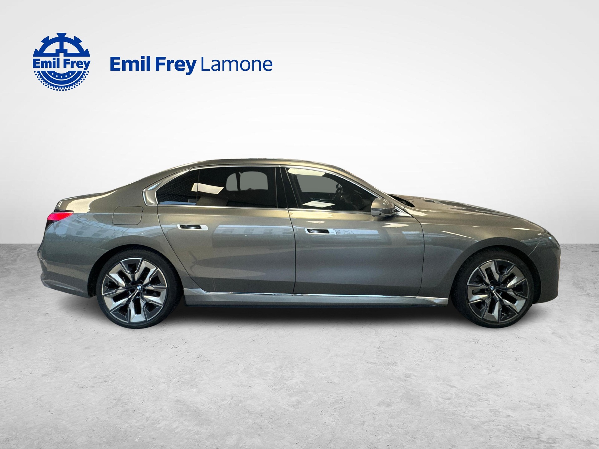 BMW i7 xDrive60-image-7