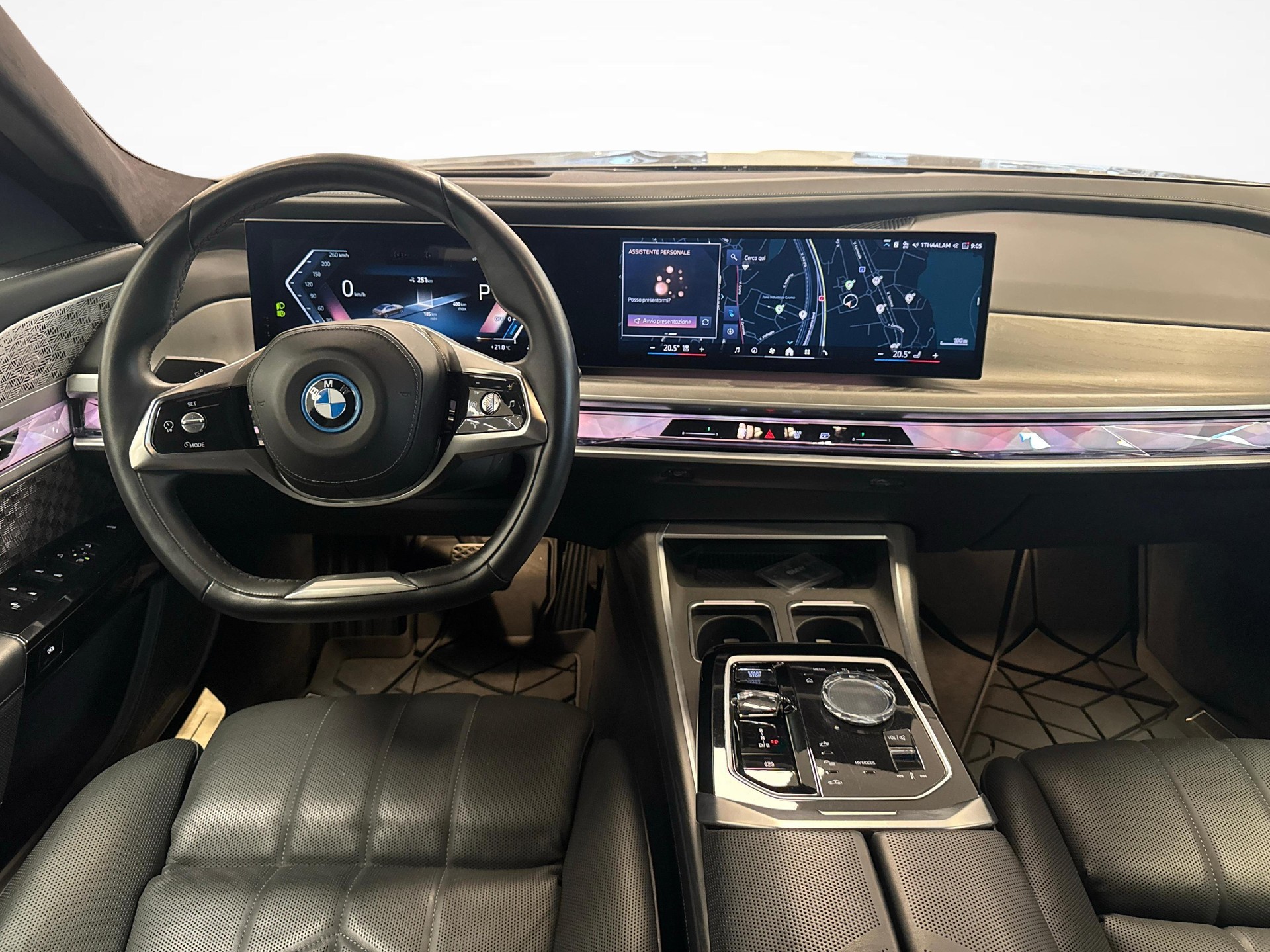 BMW i7 xDrive60-image-12
